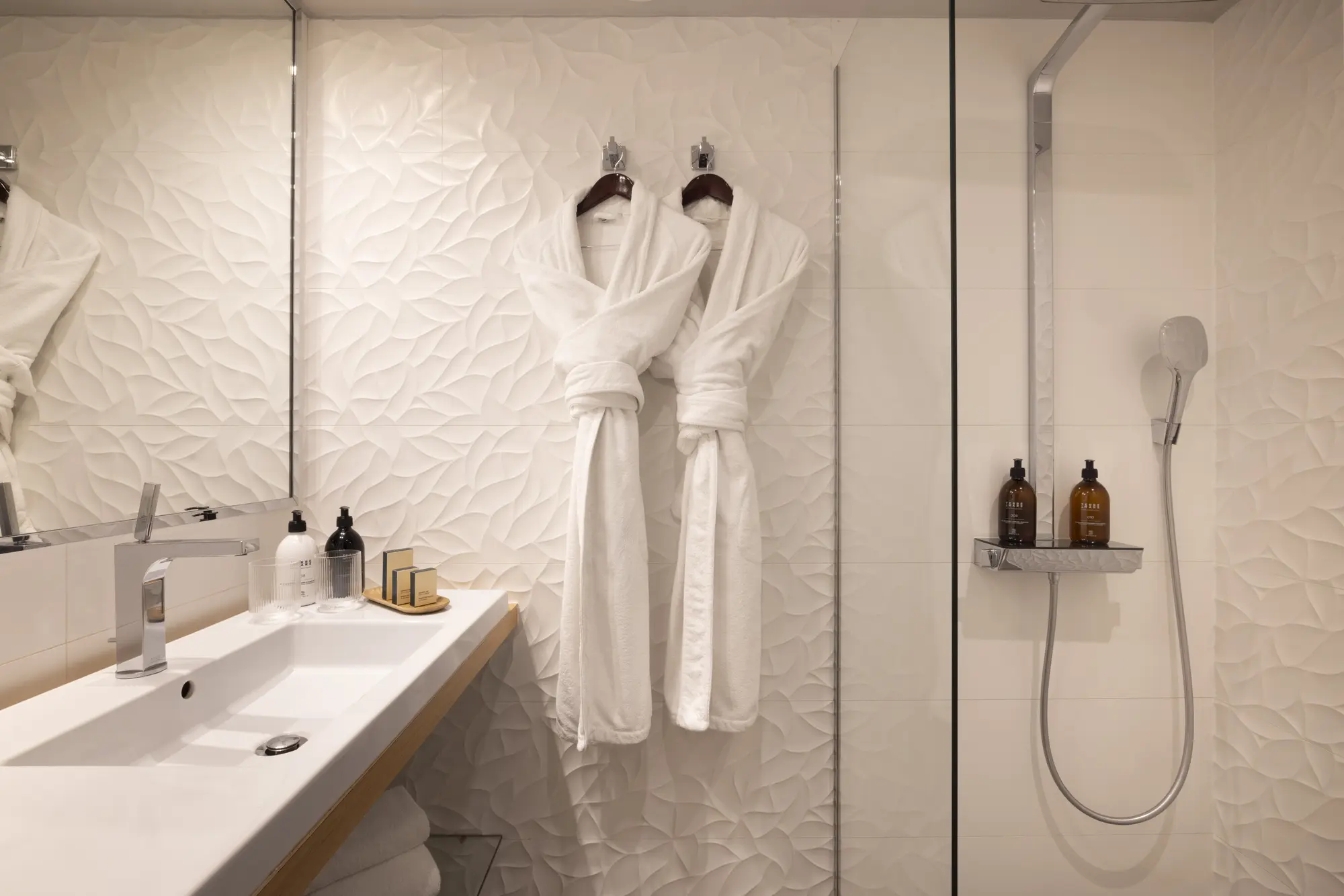 Chavanel, Room