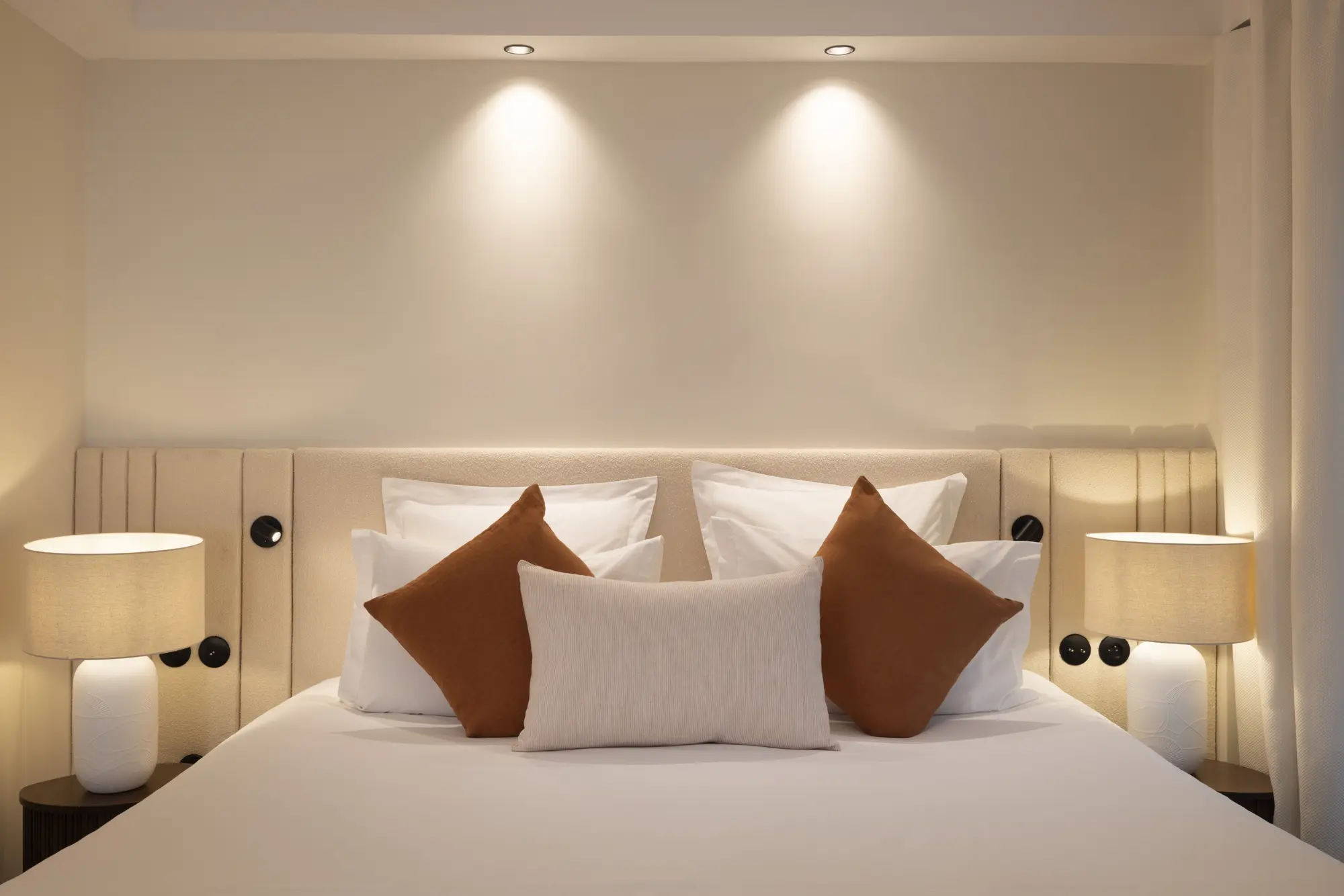 Chavanel, Room