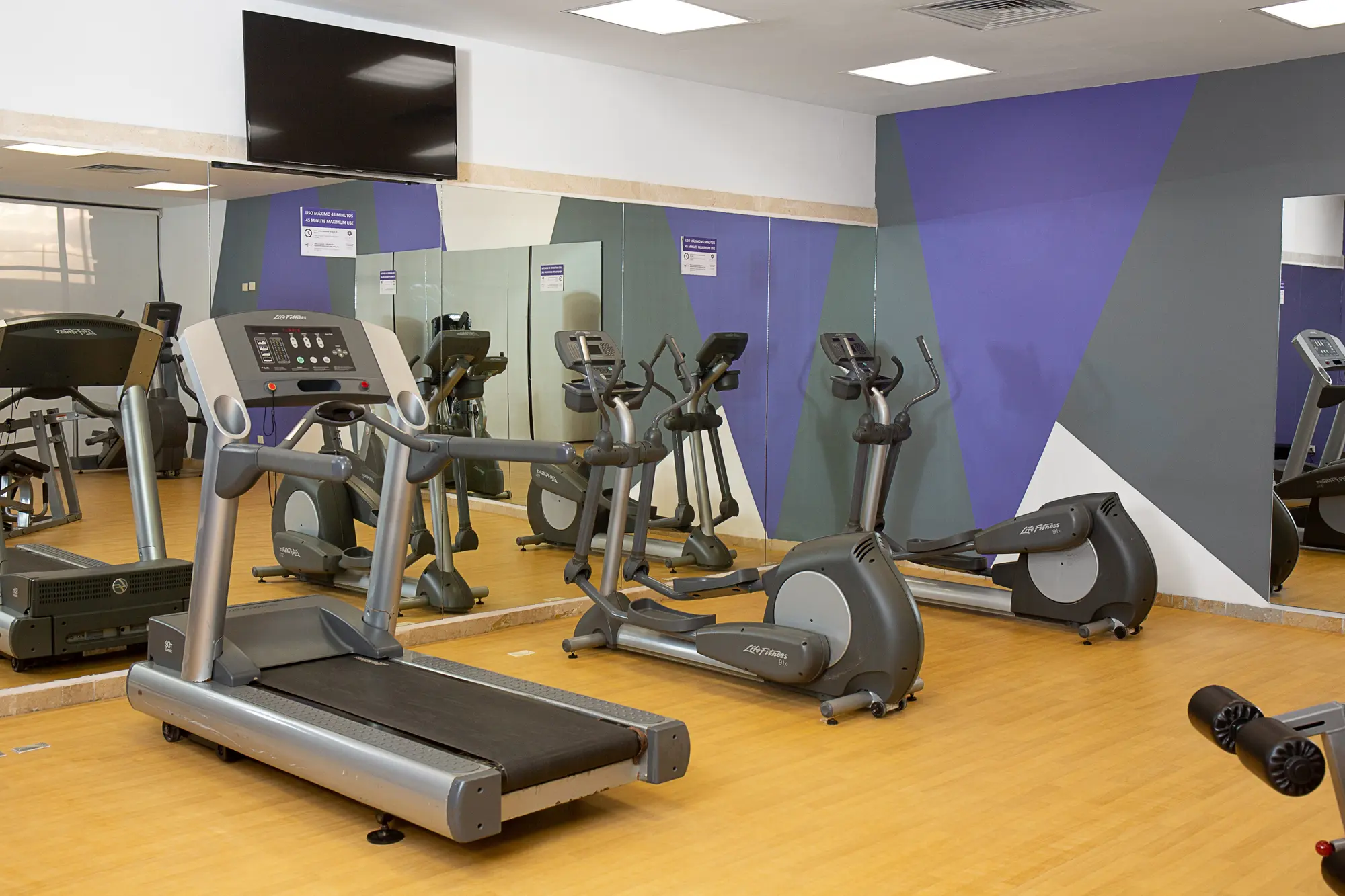 Hyatt Regency Merida, Sports and Entertainment