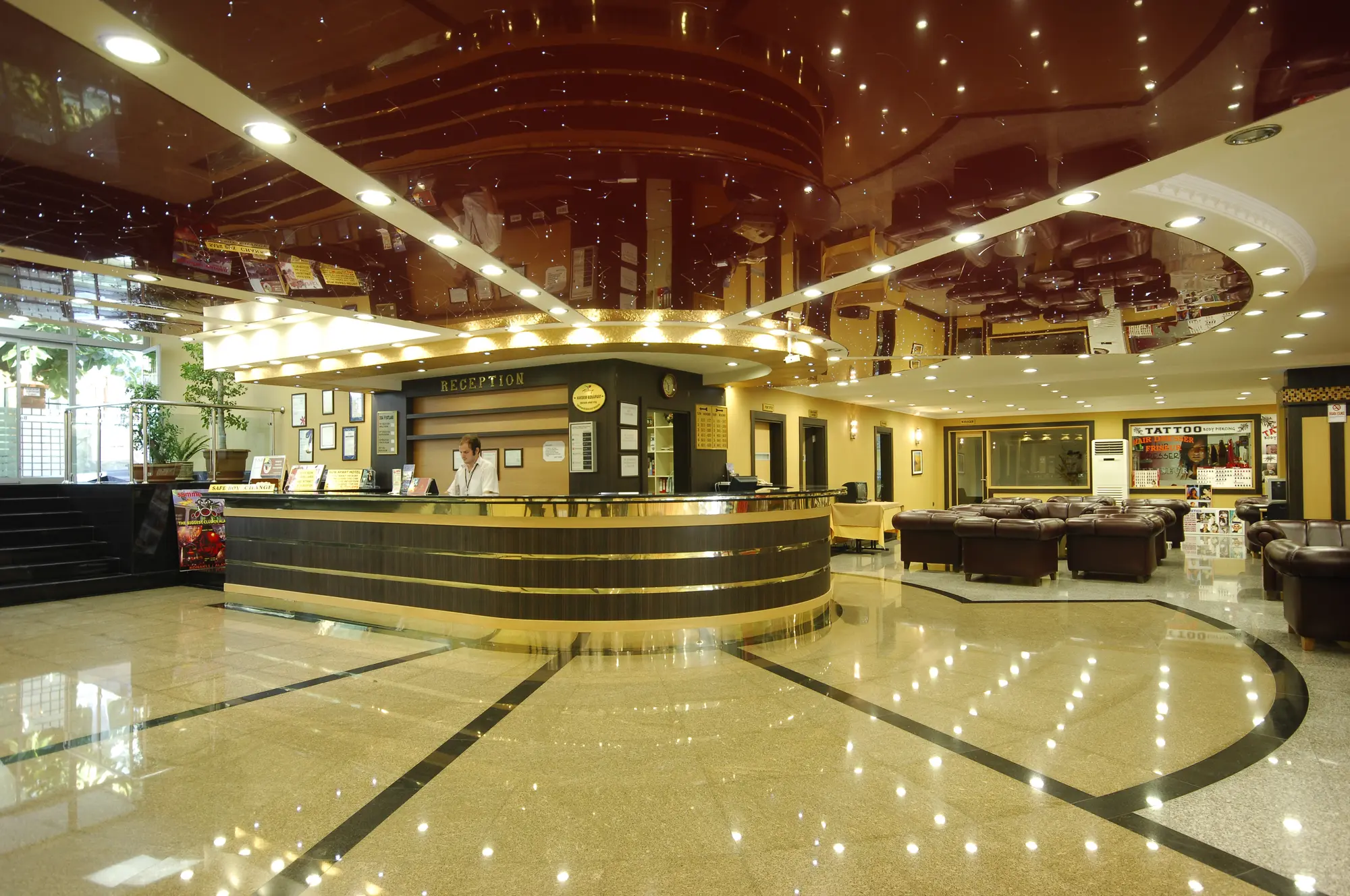 Sealine Hotel, Lobby