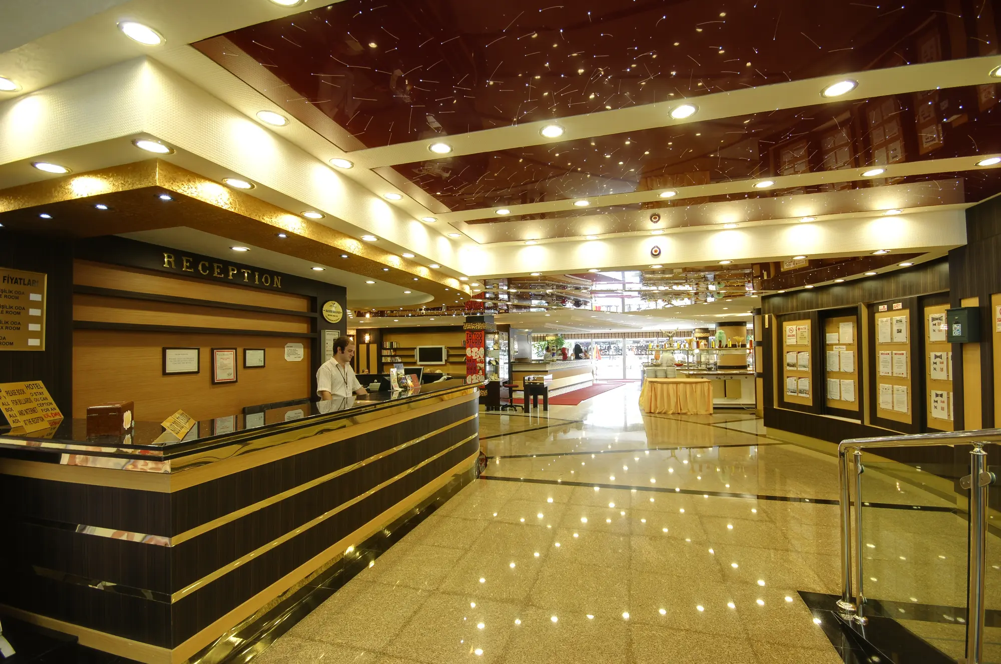 Sealine Hotel, Lobby