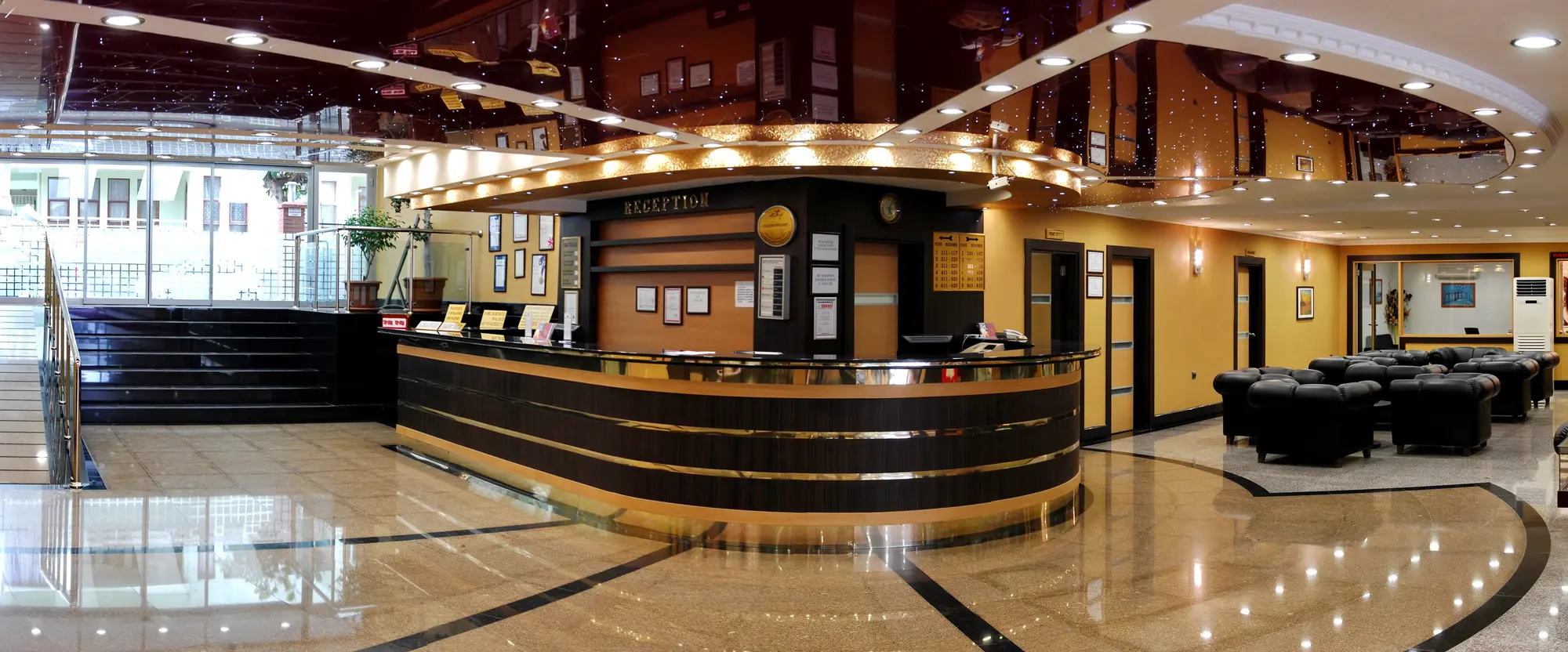 Sealine Hotel, Lobby