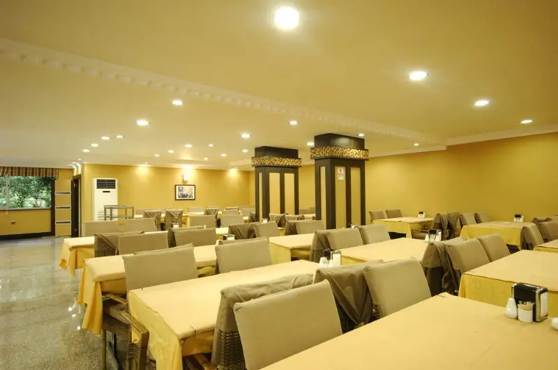 Sealine Hotel, Restaurant