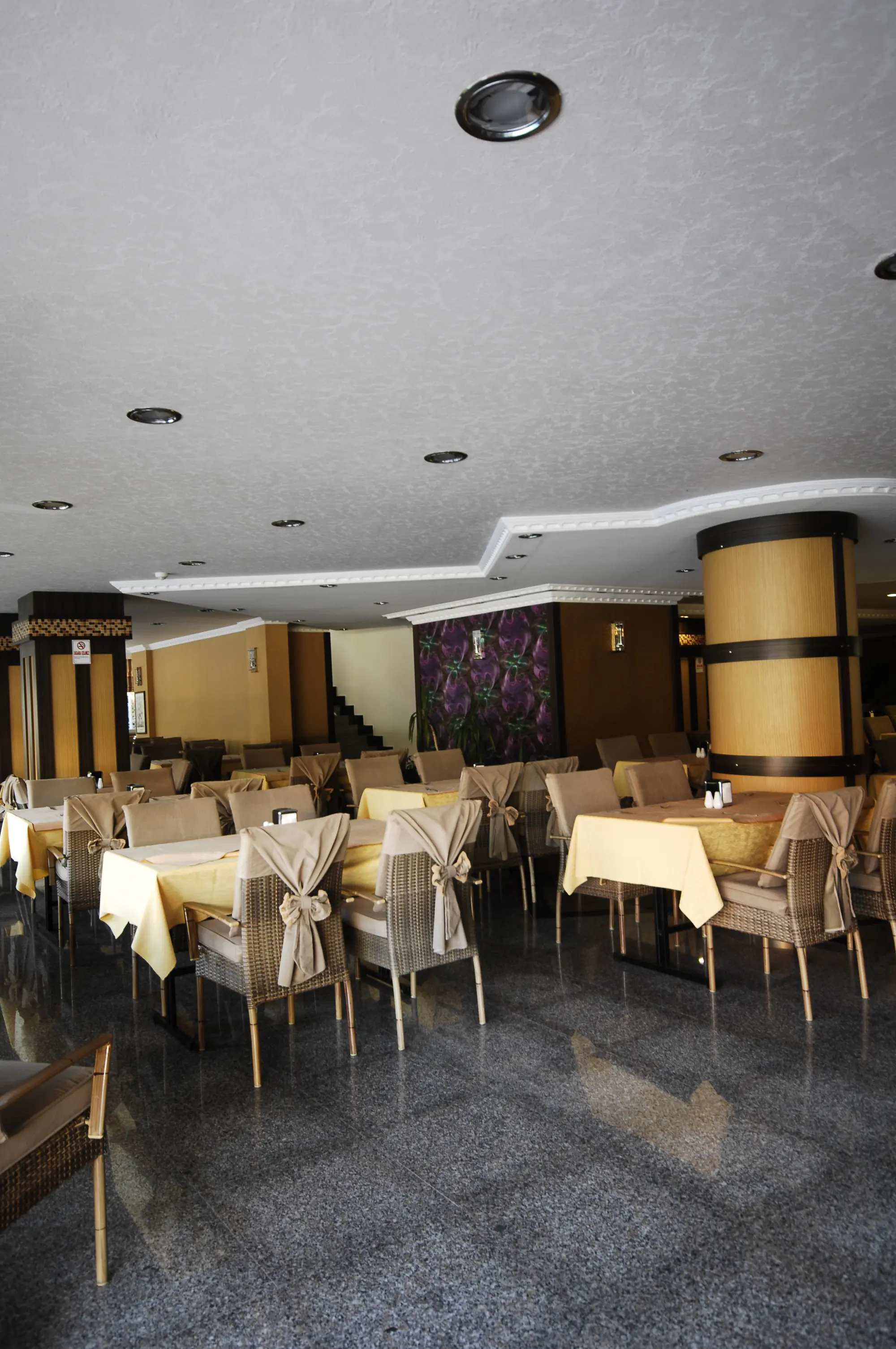 Sealine Hotel, Restaurant