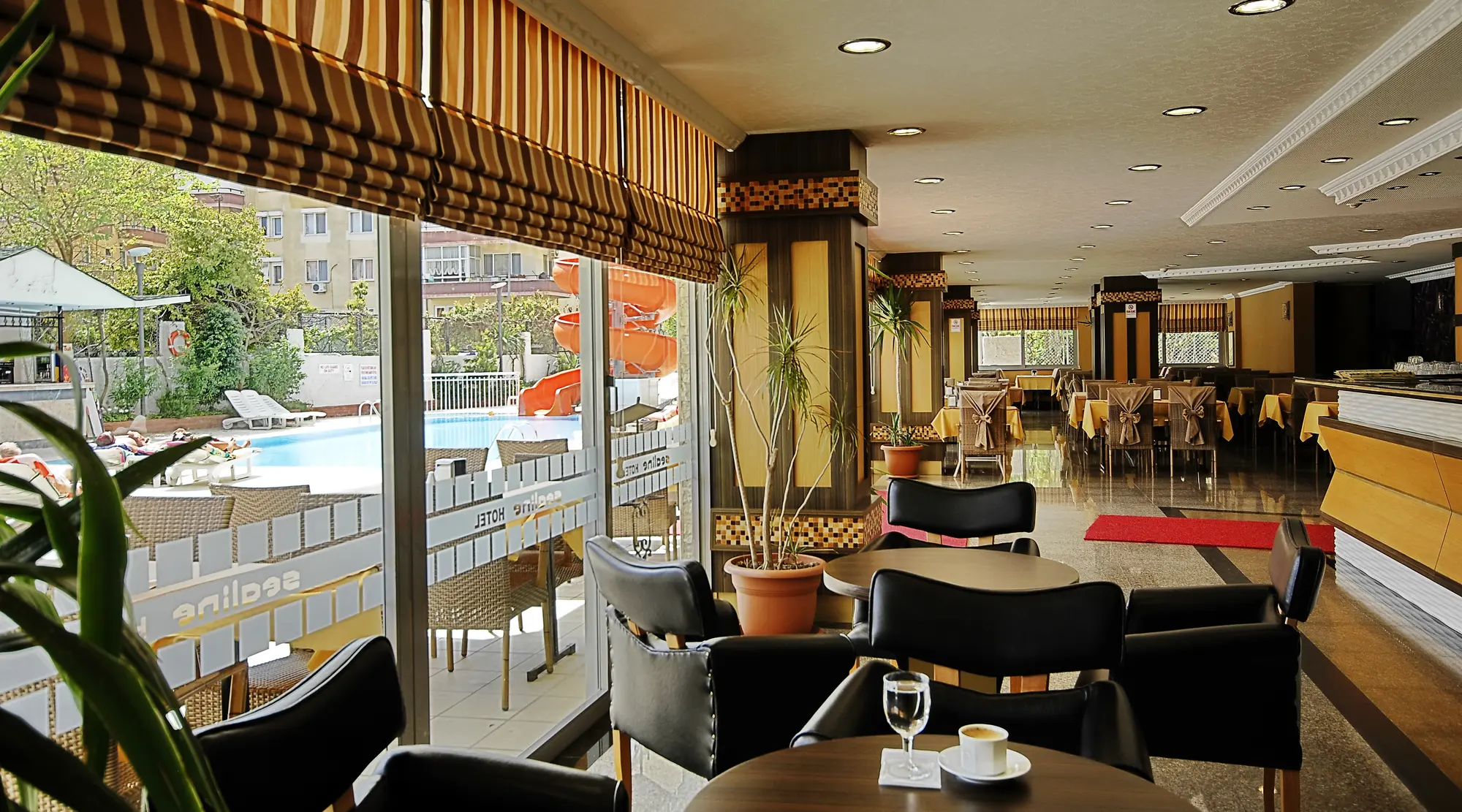 Sealine Hotel, Restaurant