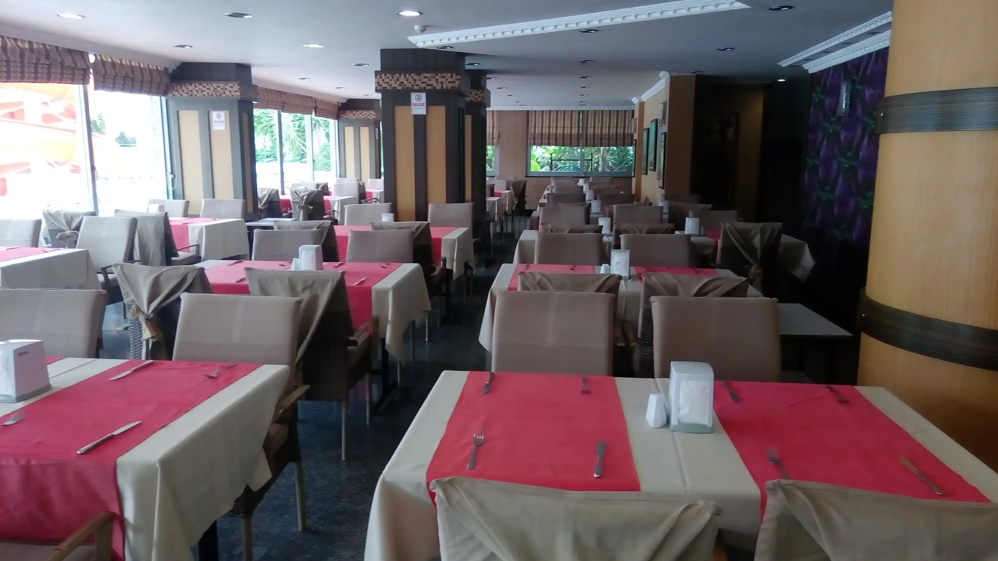 Sealine Hotel, Restaurant