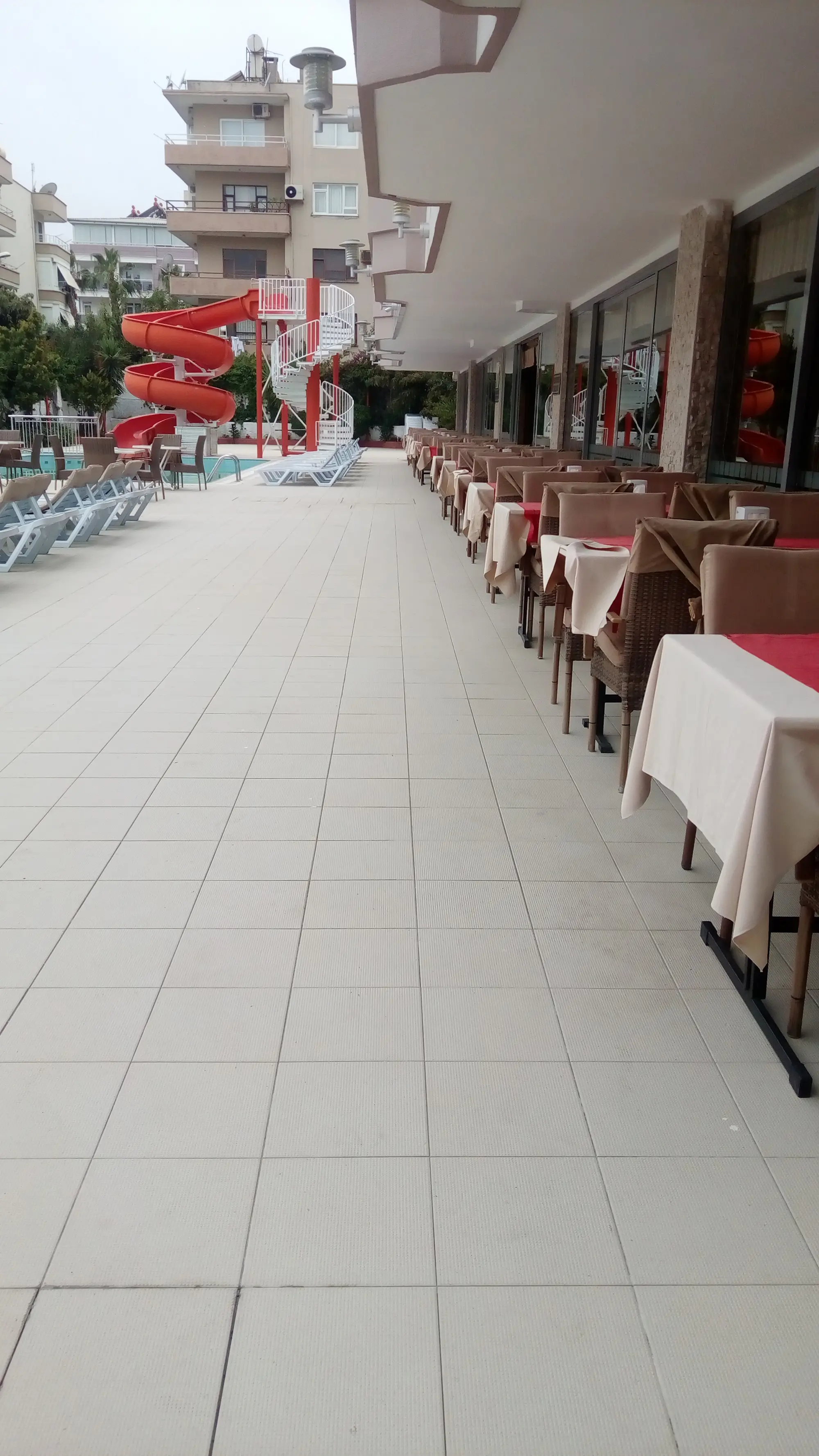 Sealine Hotel, Terrace