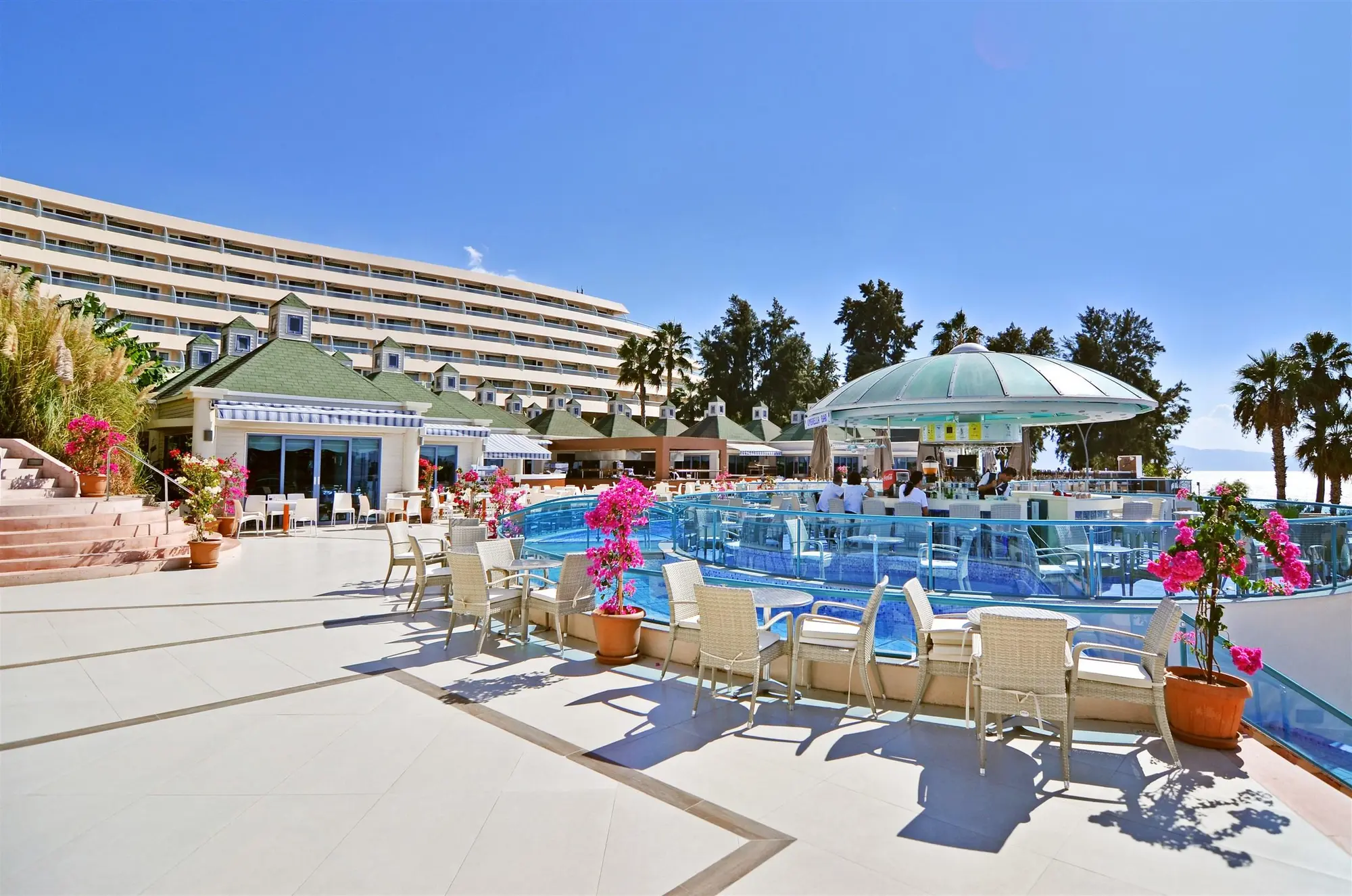 Grand Blue Sky International Hotel, Bar