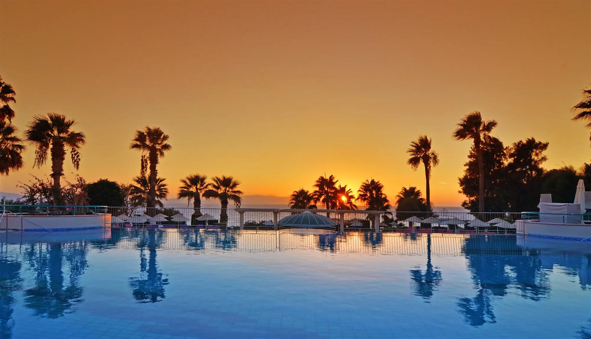 Grand Blue Sky International Hotel, Pool