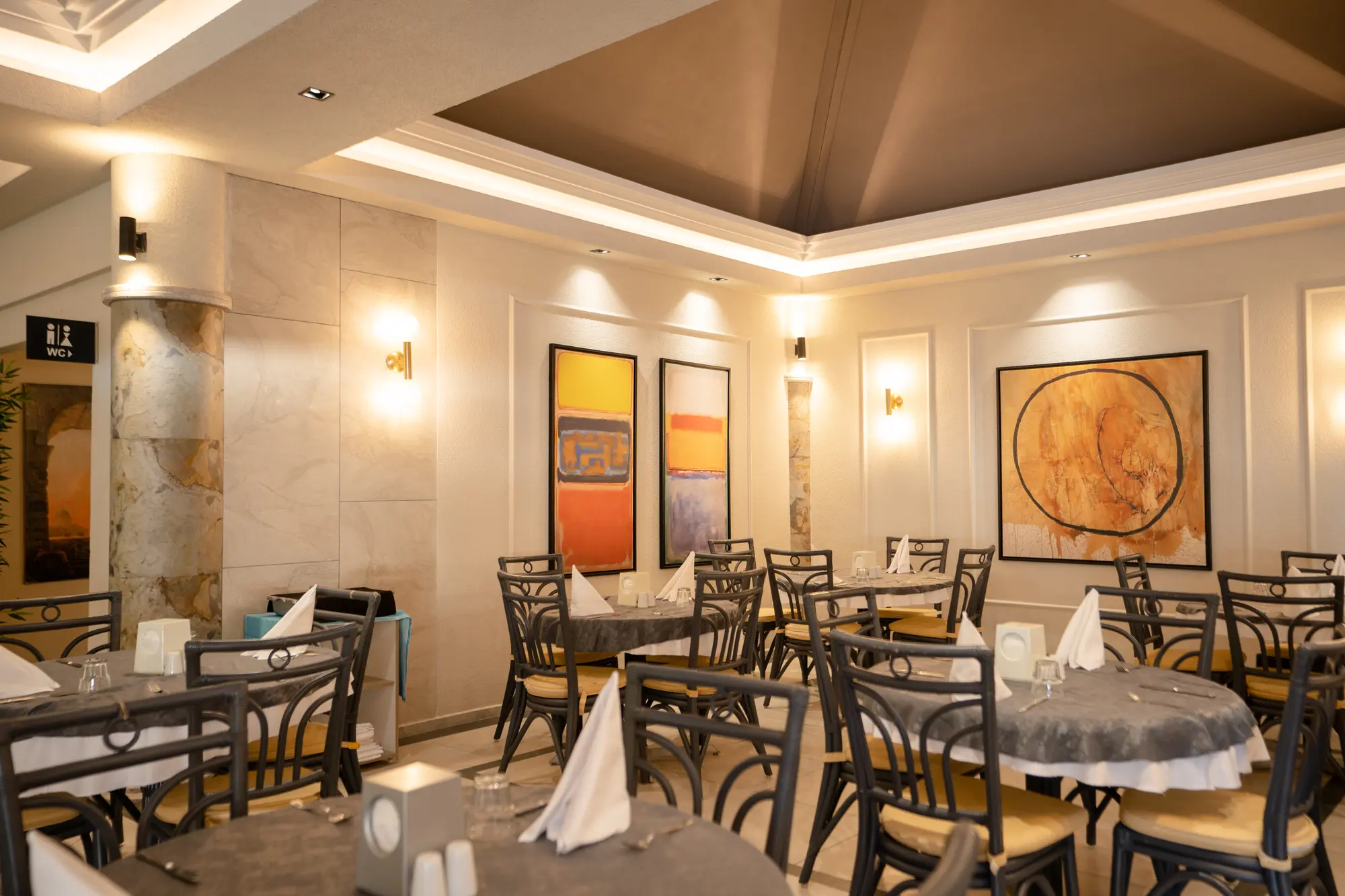 Grand Blue Sky International Hotel, Restaurant