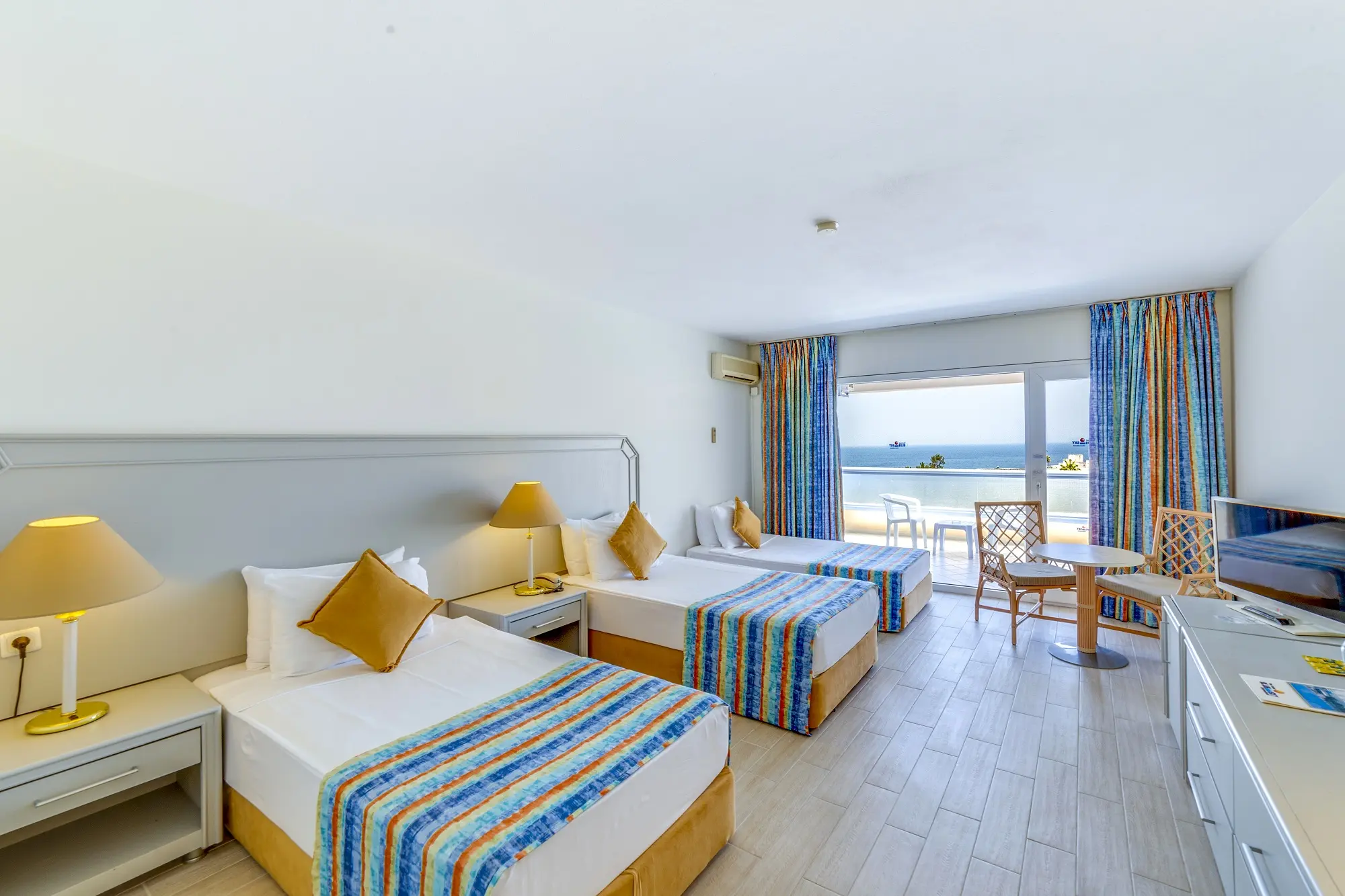 Grand Blue Sky International Hotel, Room
