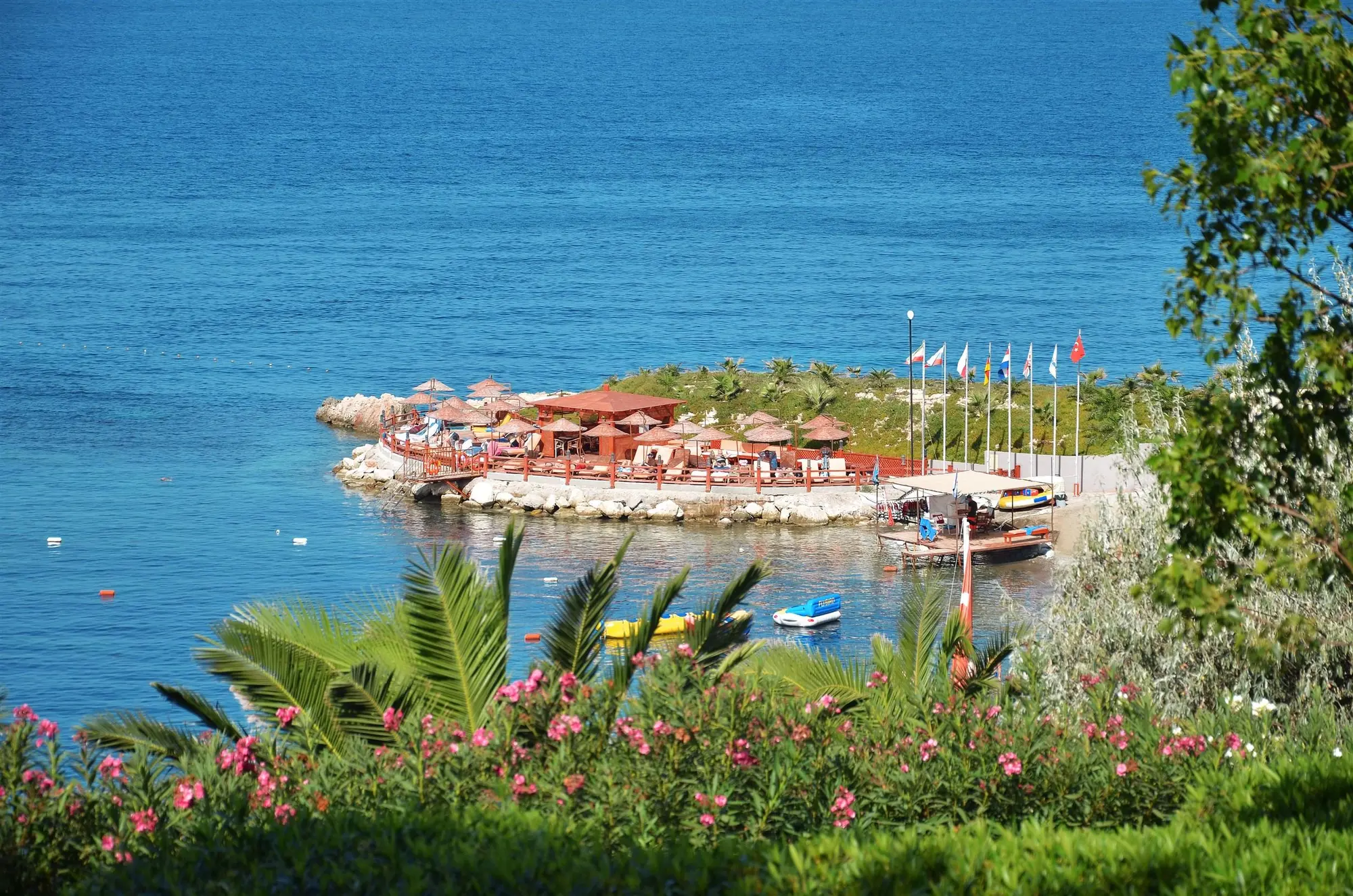 Grand Blue Sky International Hotel, Beach