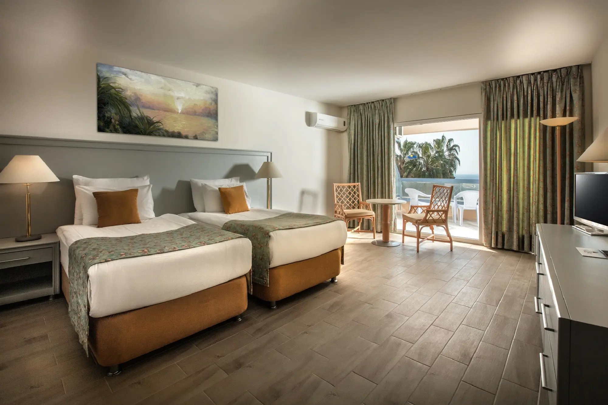 Grand Blue Sky International Hotel, Room