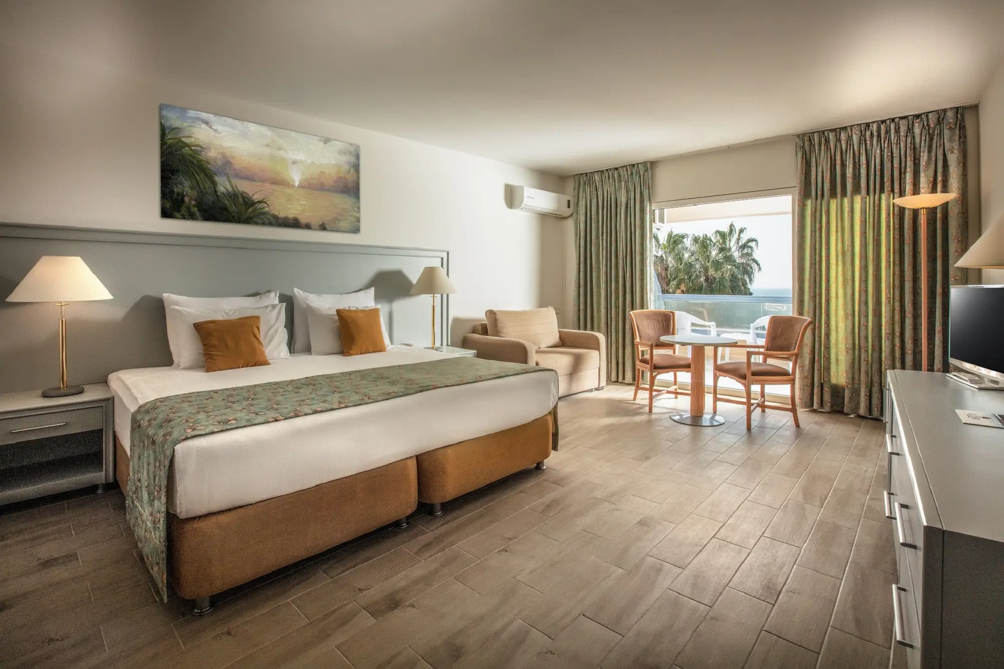 Grand Blue Sky International Hotel, Room