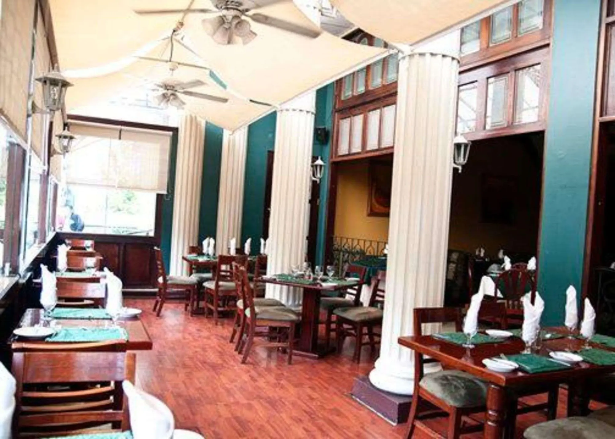 Sleep Inn Paseo Las Damas, Restaurant