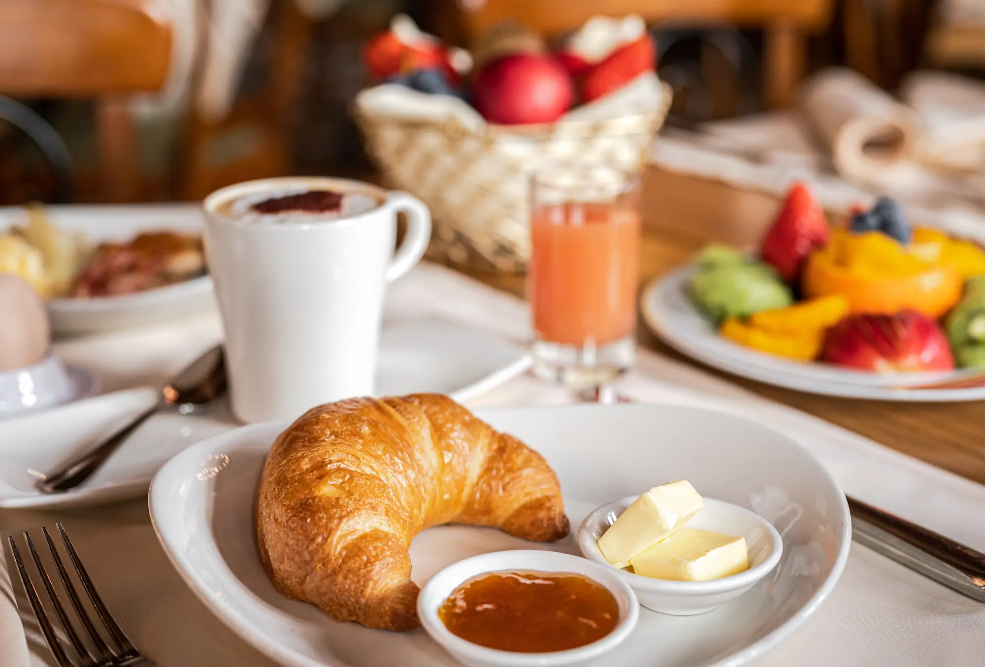Gaia Hotel, Restaurant