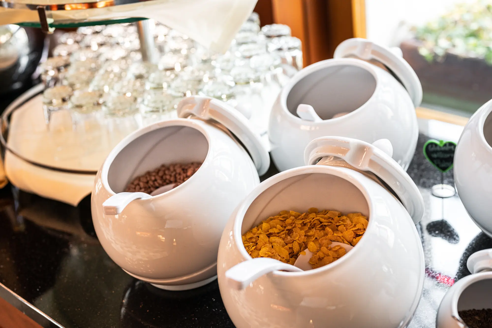 Gaia Hotel, Restaurant