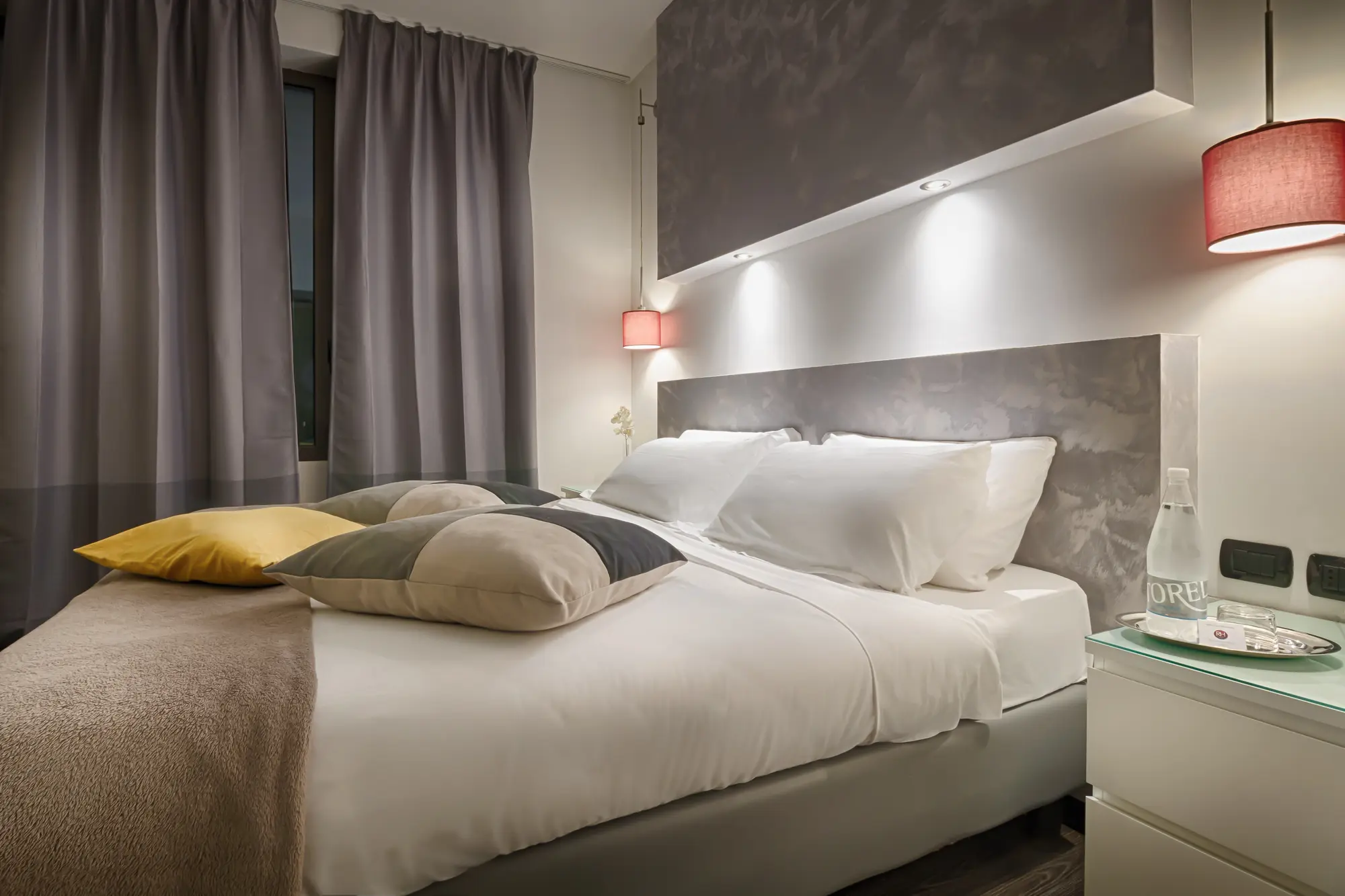 Raganelli, Room