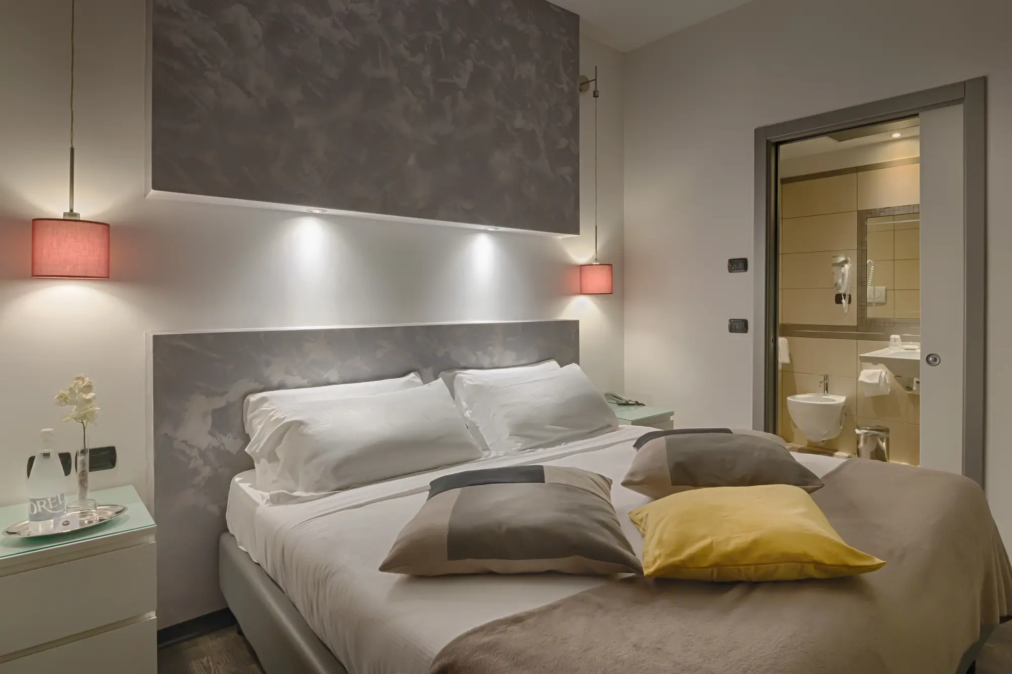 Raganelli, Room