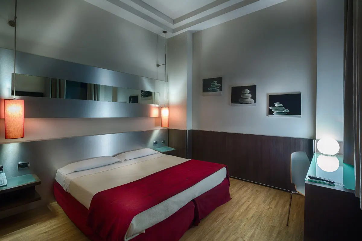 Raganelli, Room