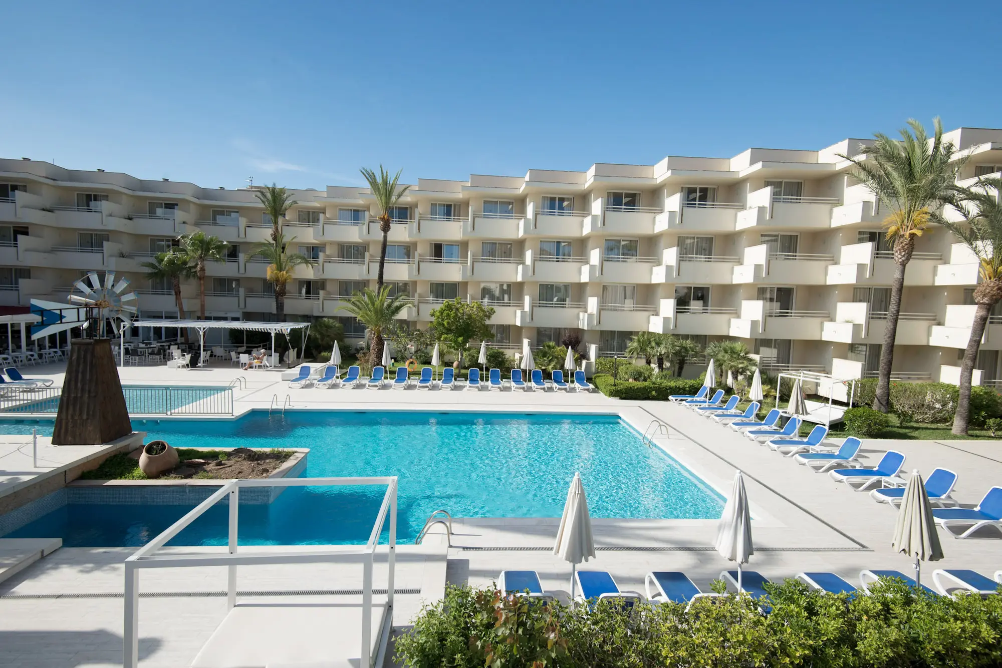 Globales Cala Bona, General view