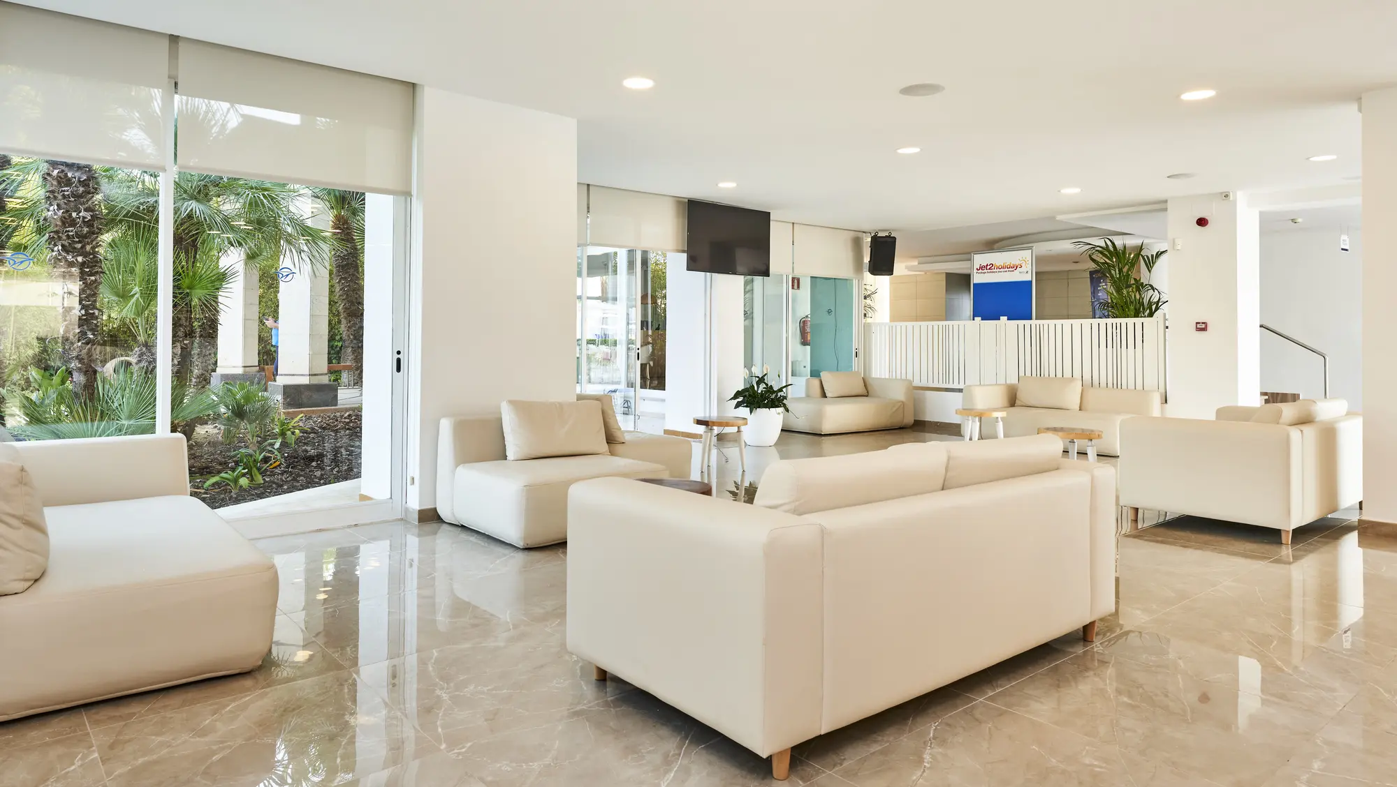 Globales Cala Bona, Lobby