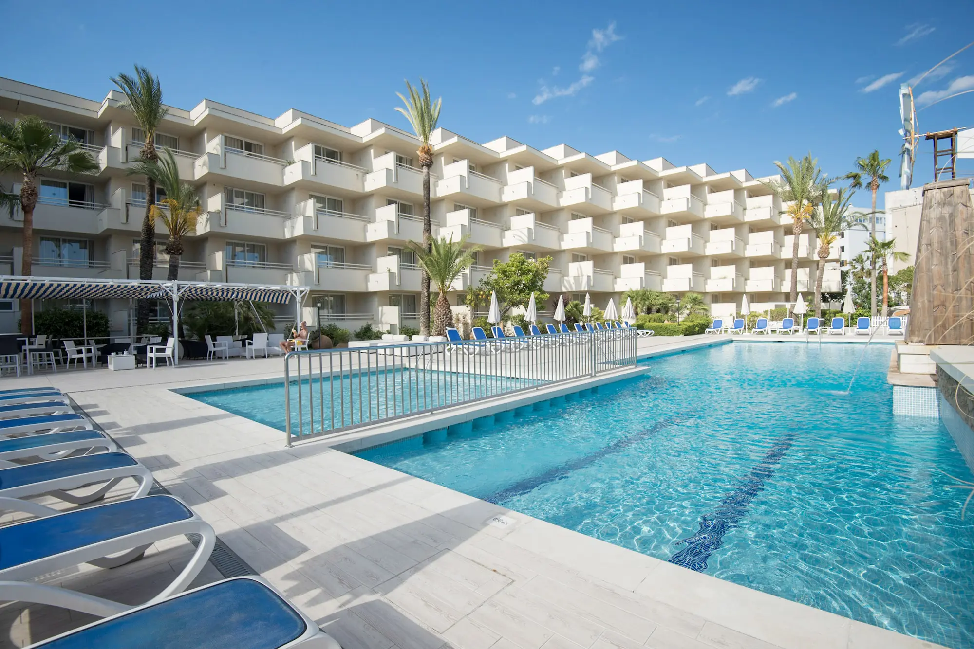 Globales Cala Bona, Pool