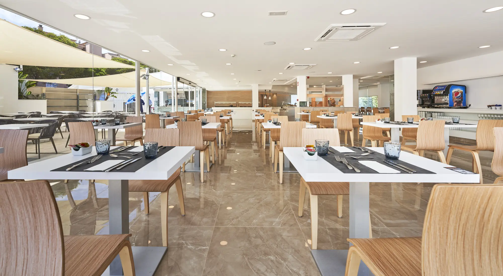 Globales Cala Bona, Restaurant