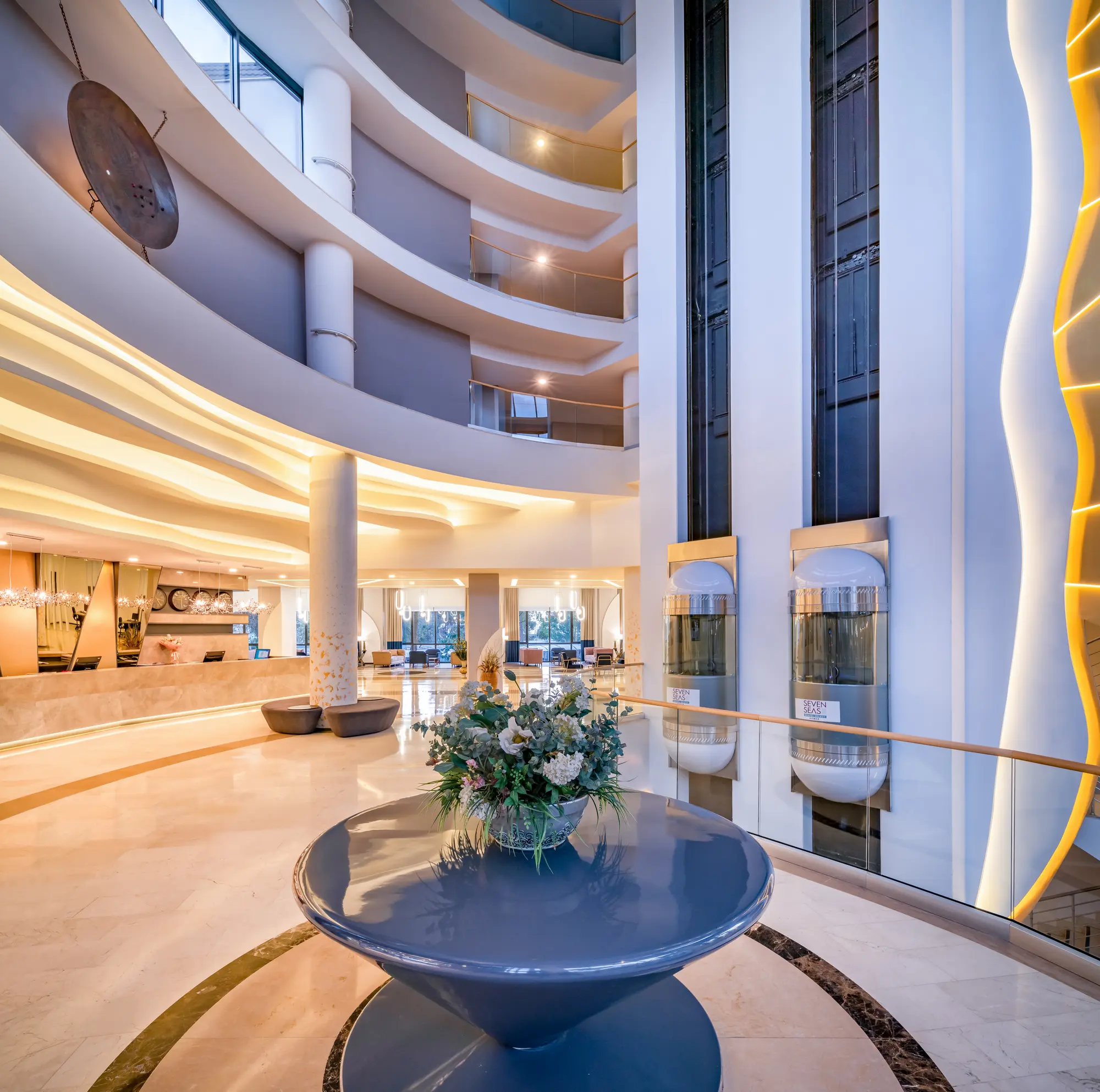 GRAVEL HOTELS SELECT, Lobby