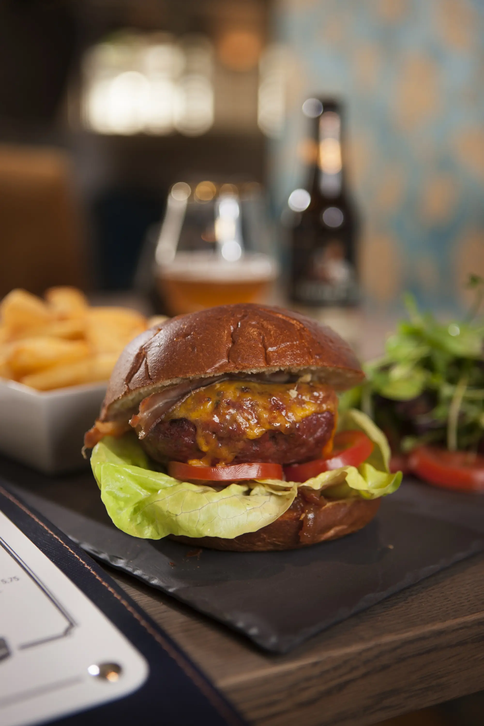 Carlton Ambassador Hotel, Restaurant