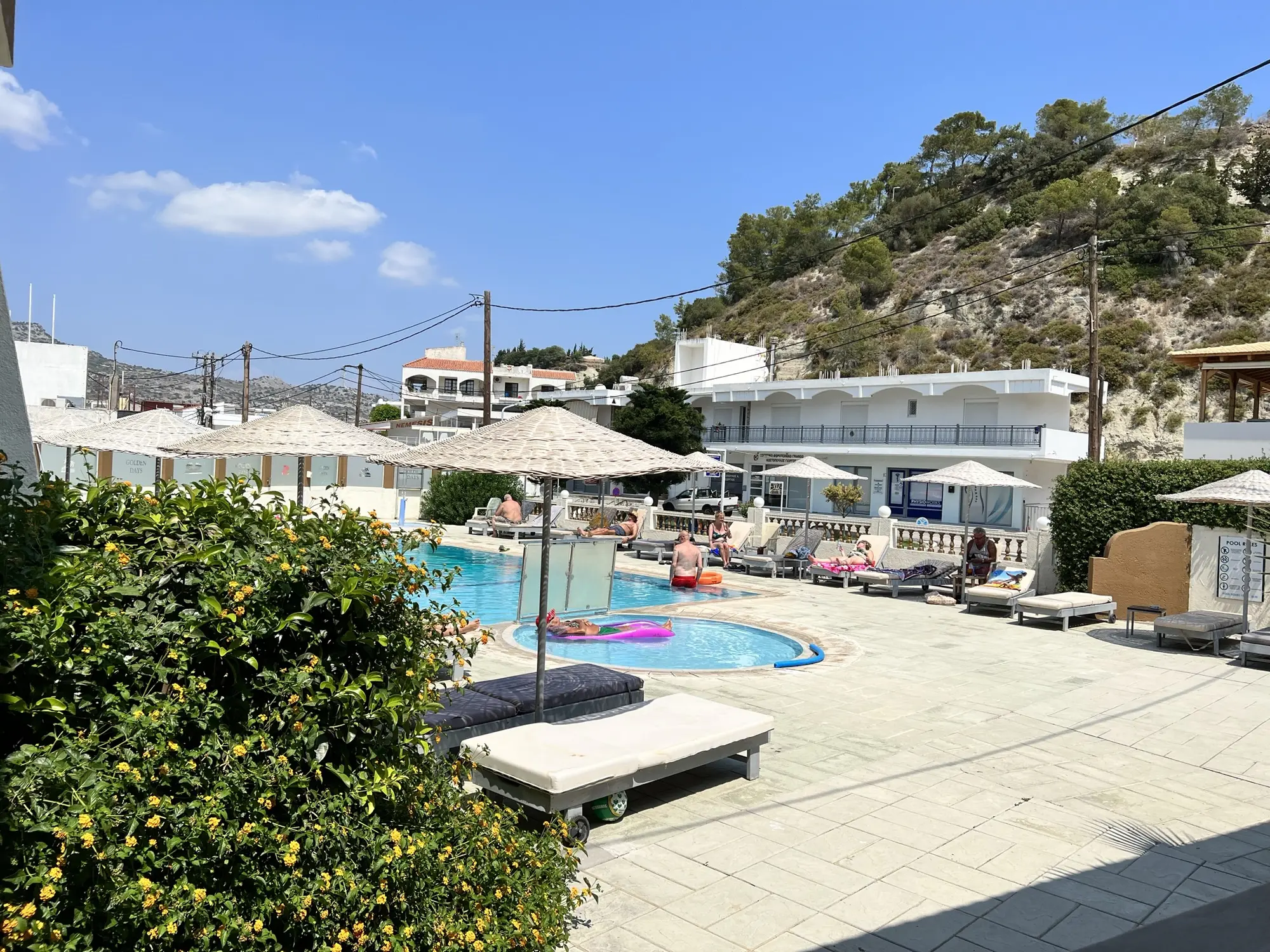 Golden Days Aparthotel, Pool