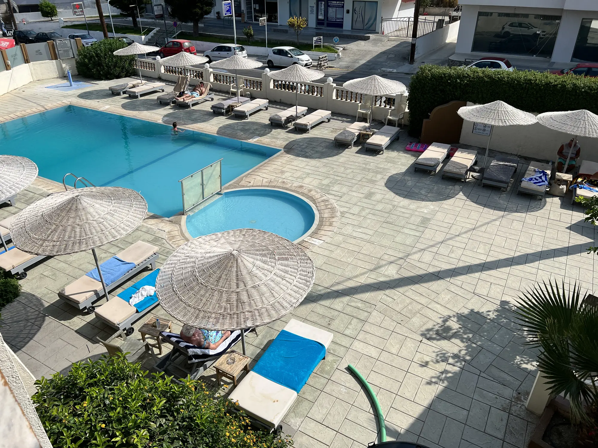 Golden Days Aparthotel, Pool