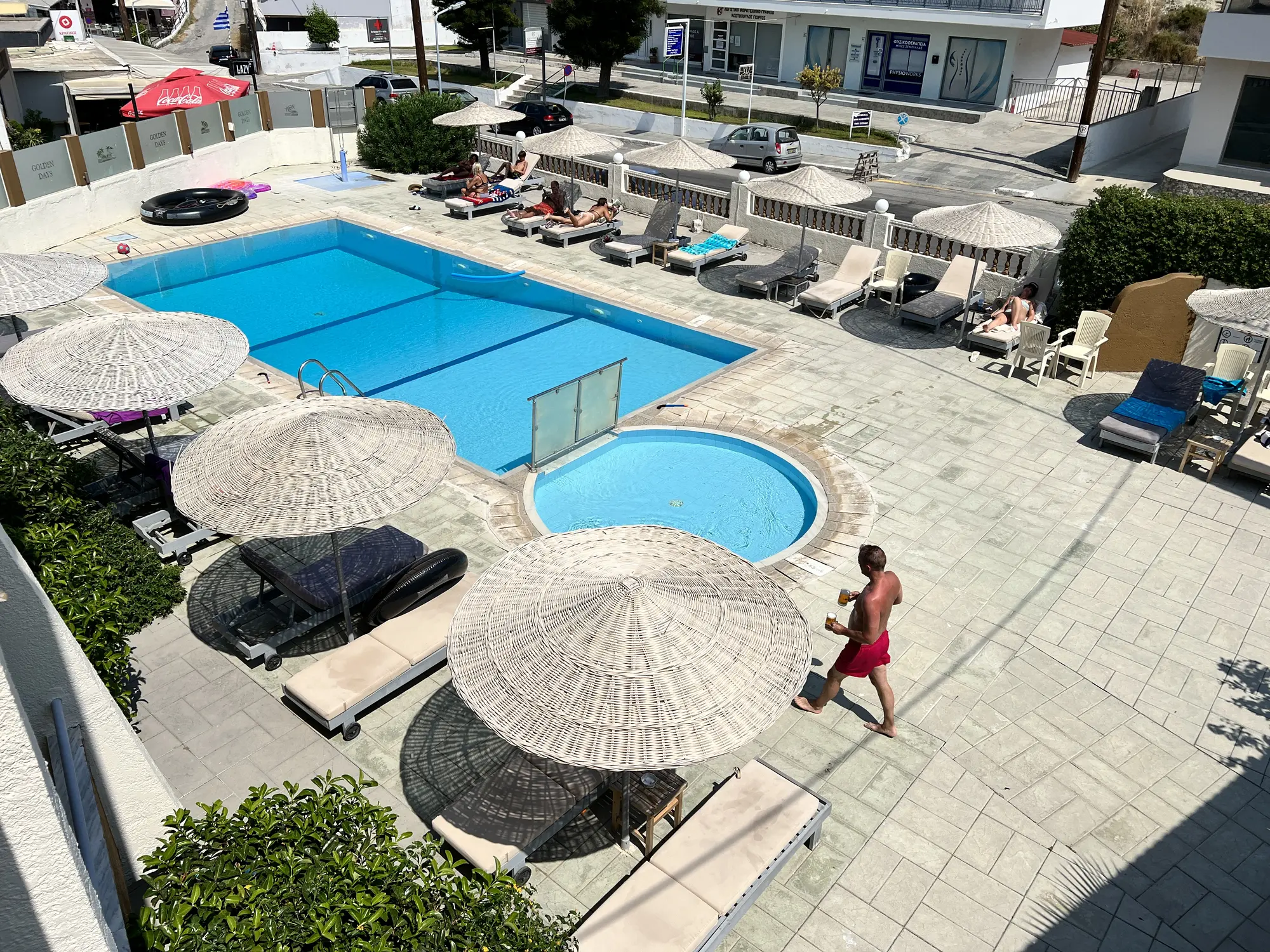 Golden Days Aparthotel, Pool