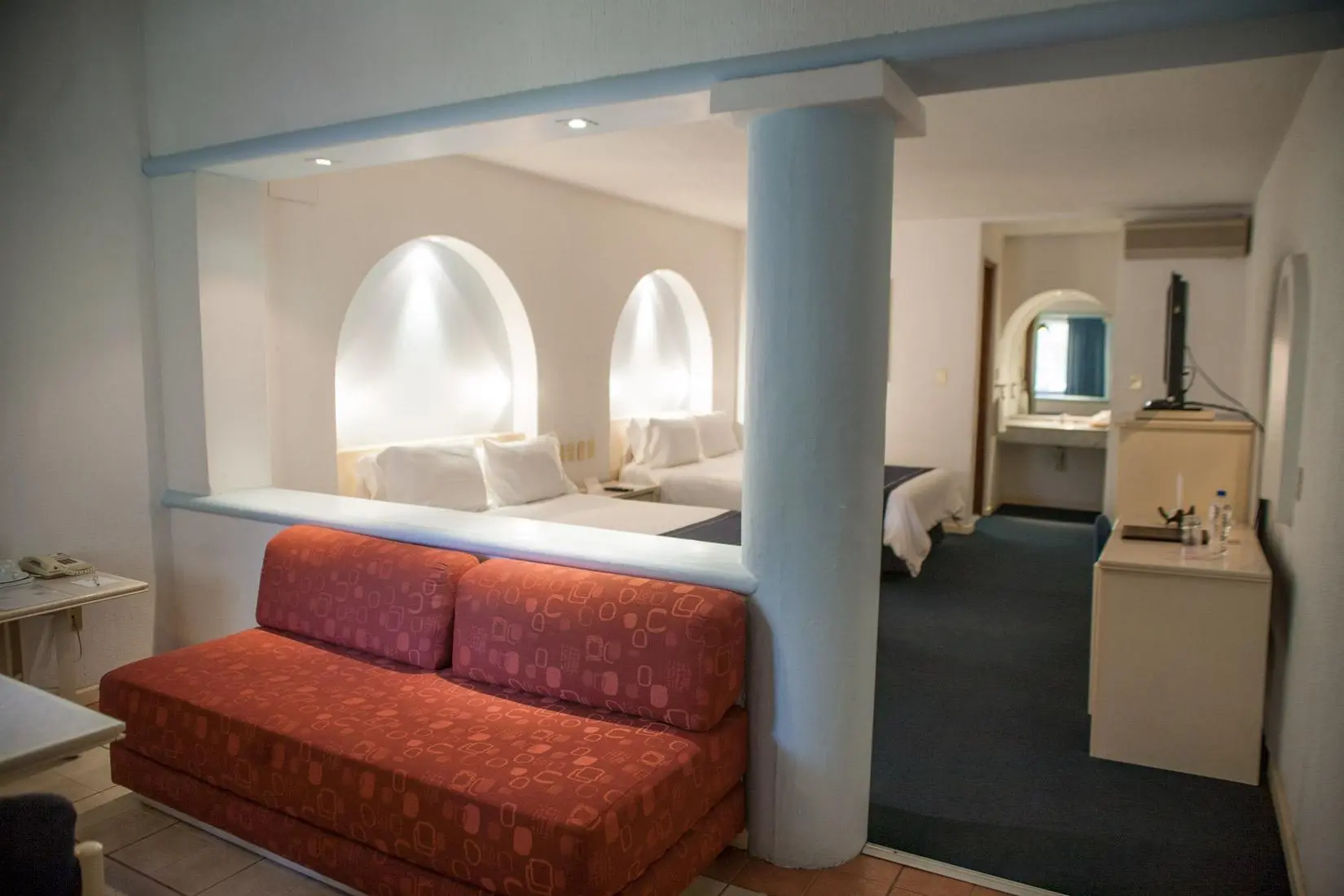 Mision de los Angeles, Room