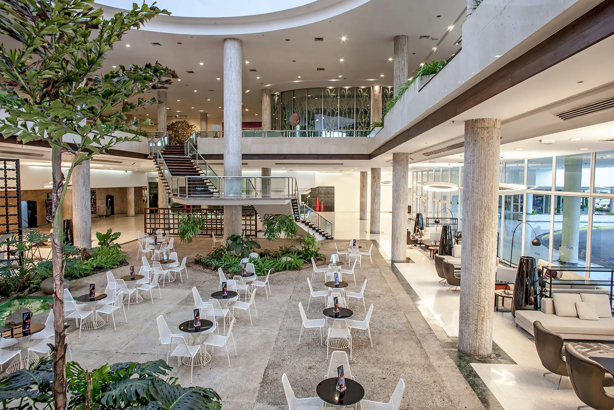 Tryp Habana Libre, Lobby