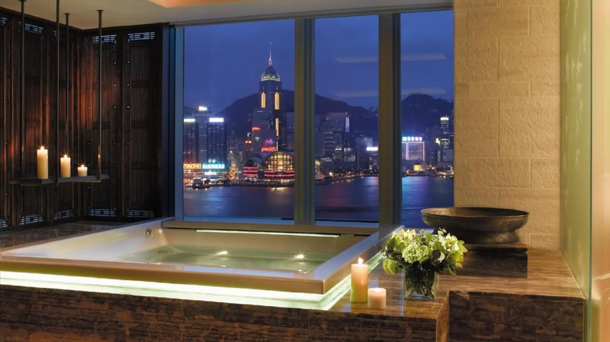 The Peninsula Hong Kong, Sports and Entertainment