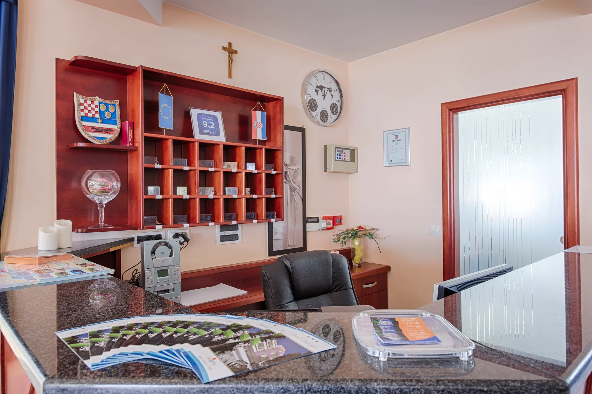 Viktorija, Lobby
