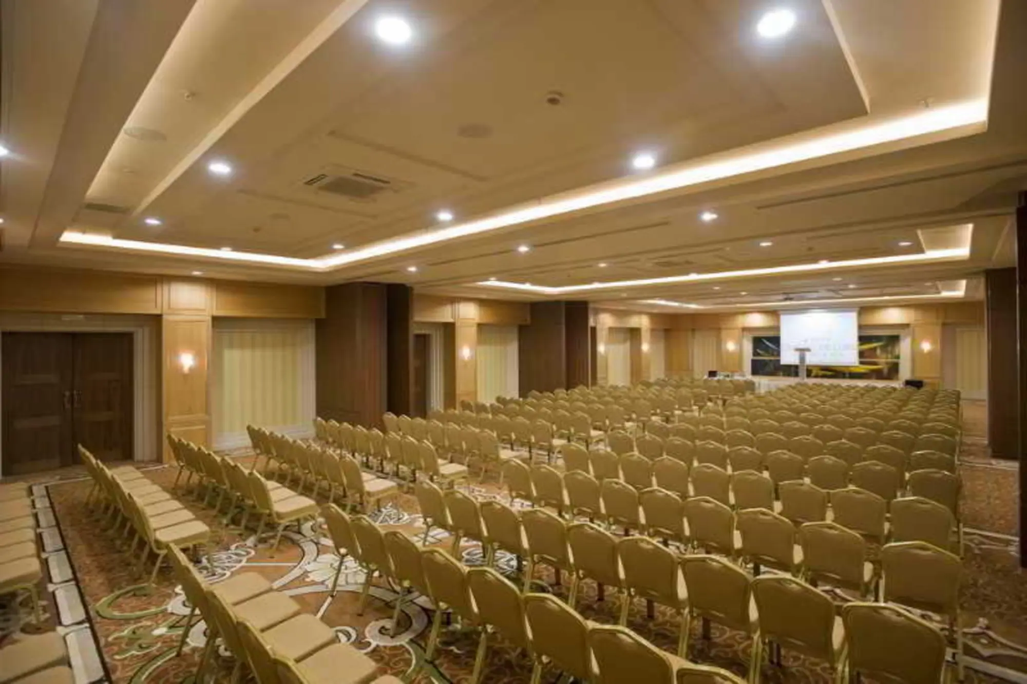 Crystal De Luxe Resort and Spa, Conferences