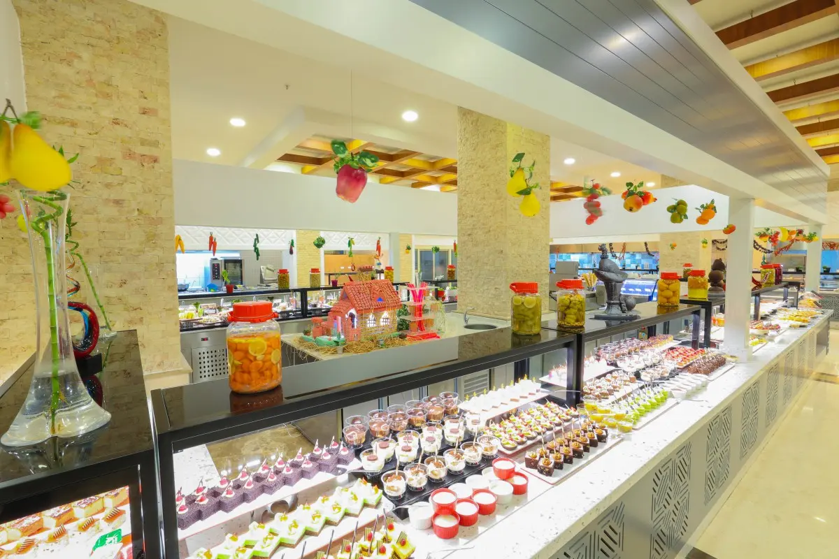 Crystal De Luxe Resort and Spa, Restaurant