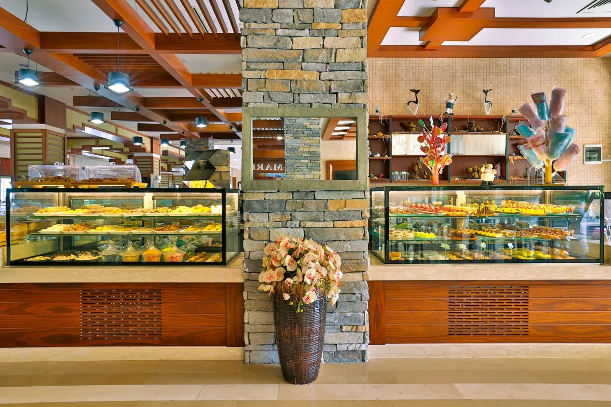 Crystal De Luxe Resort and Spa, Restaurant