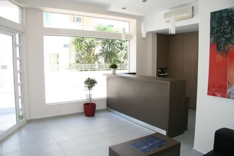 Marirena, Lobby