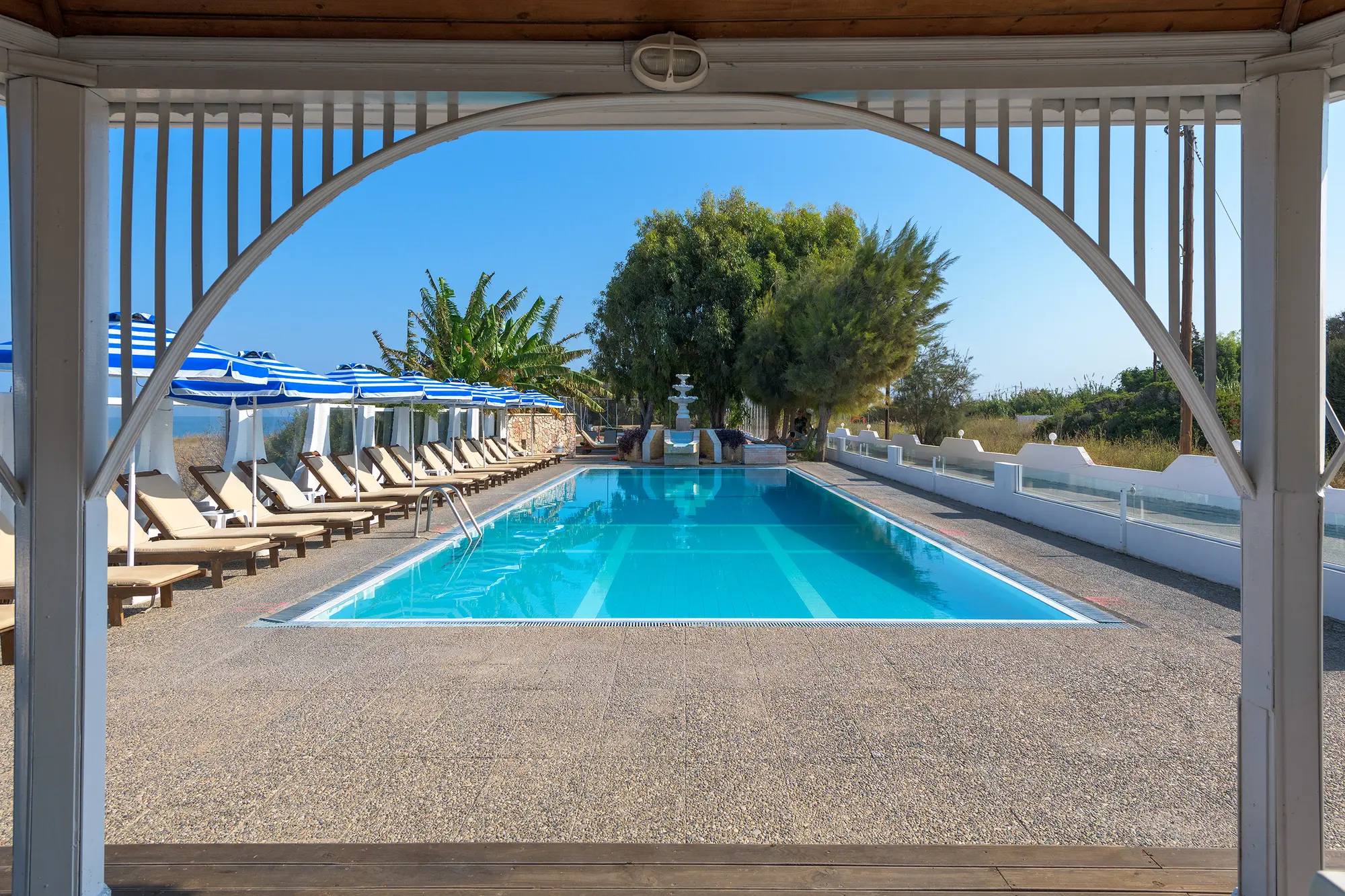 Nirvana Beach, Pool