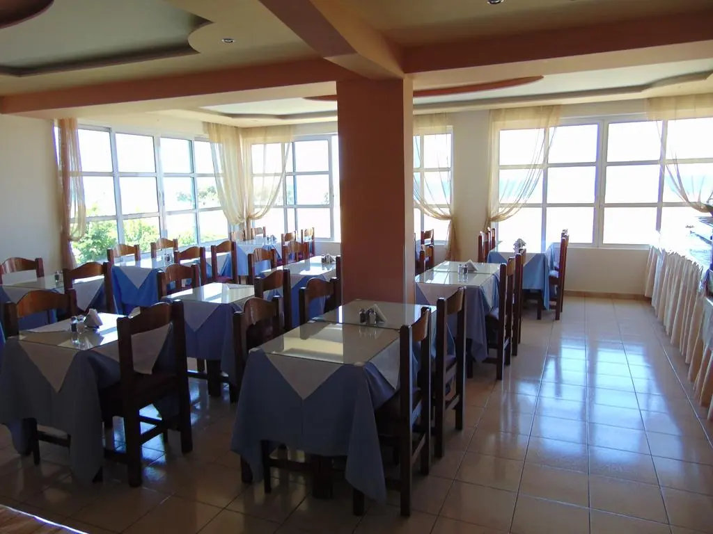 Nirvana Beach, Restaurant