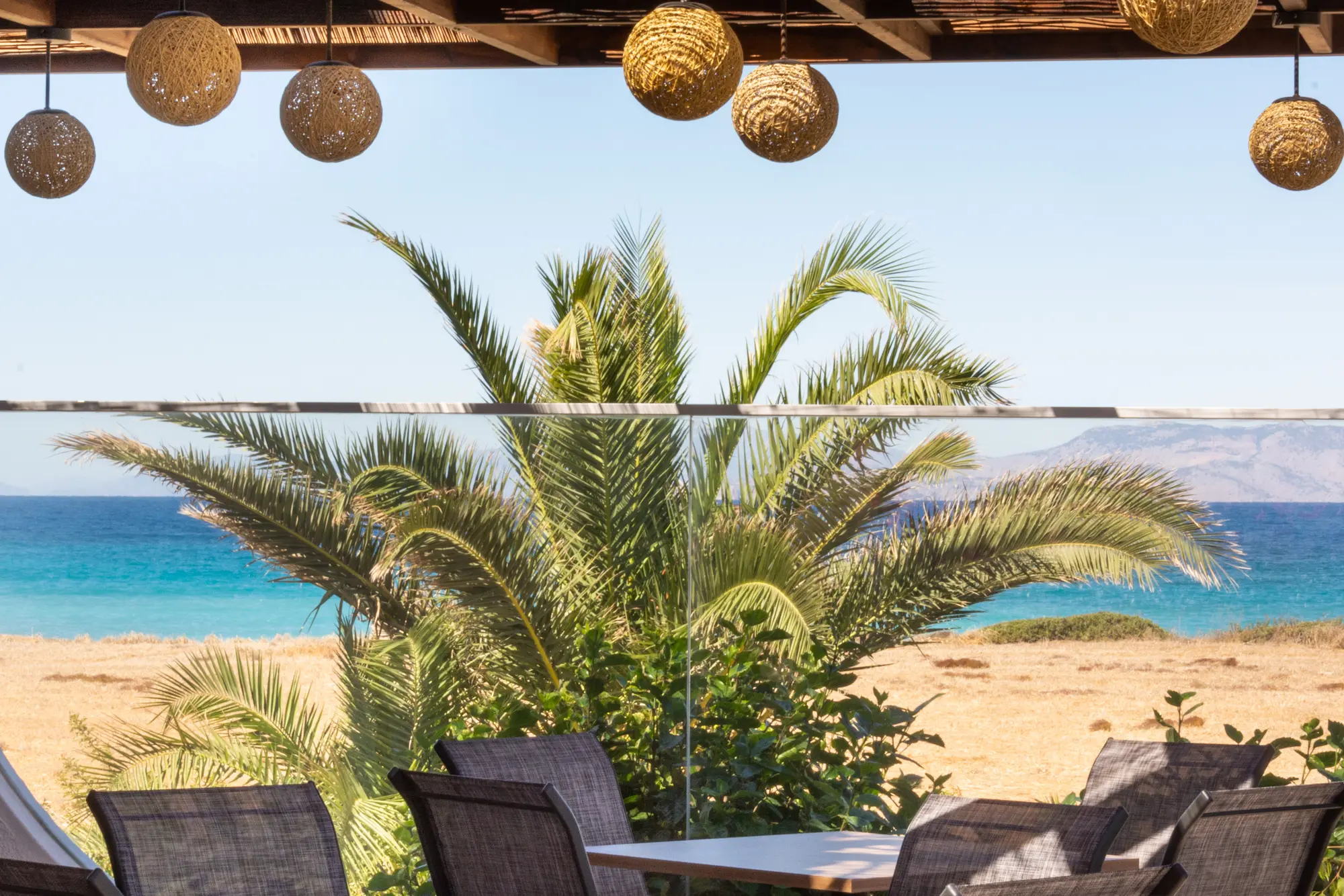 Nirvana Beach, Restaurant