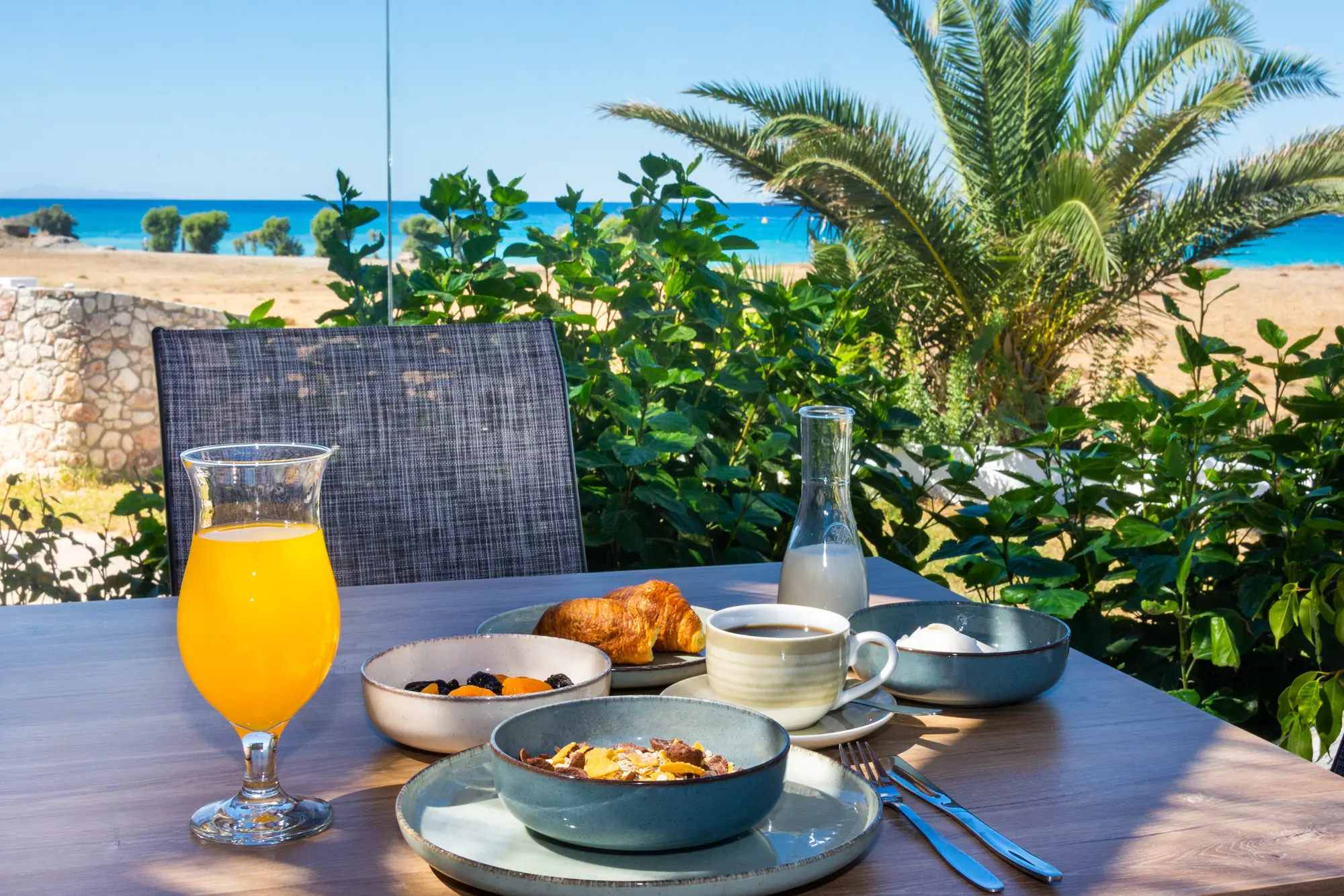 Nirvana Beach, Restaurant