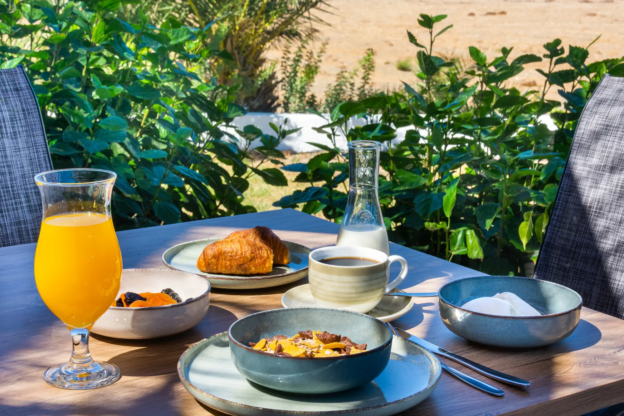 Nirvana Beach, Restaurant