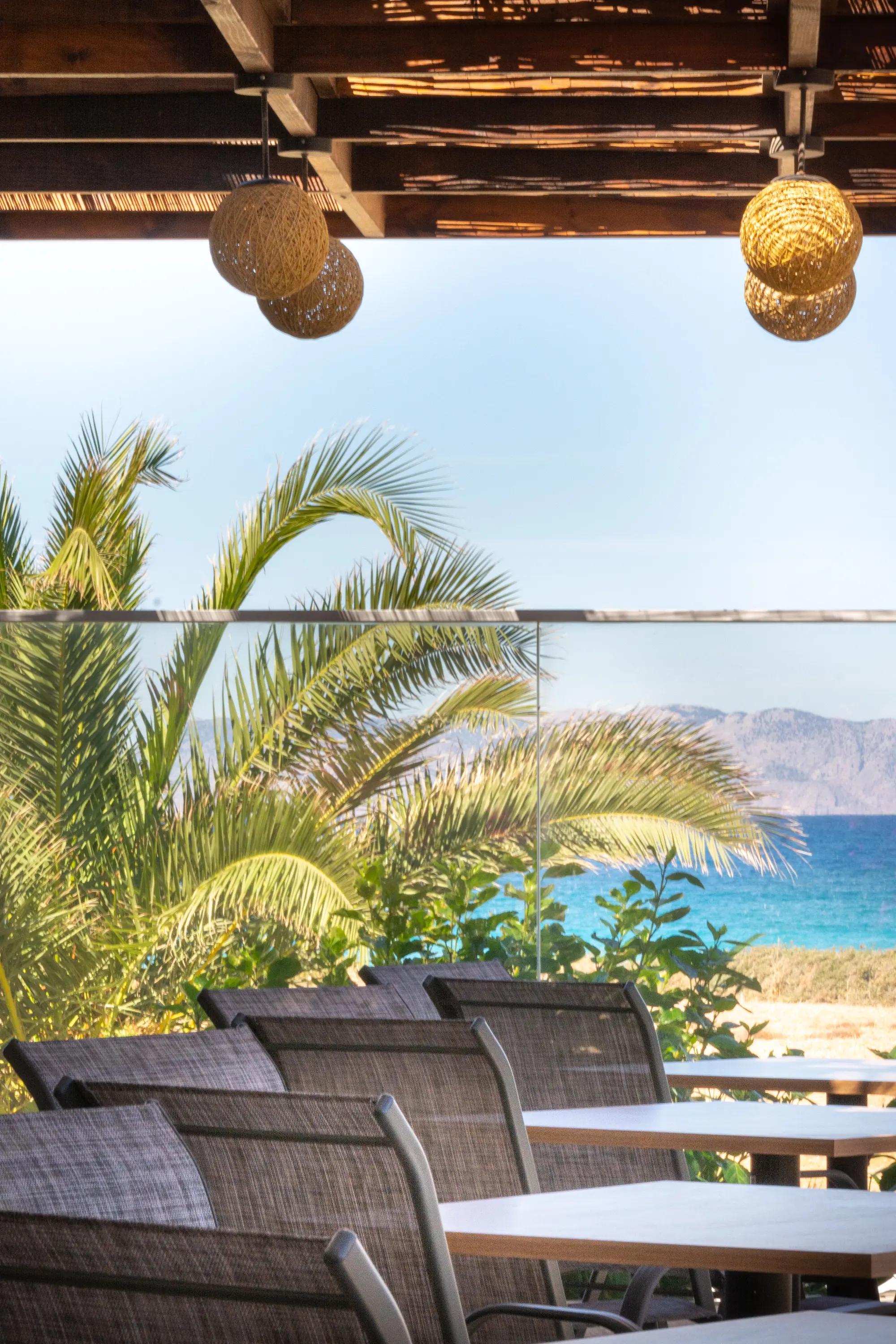 Nirvana Beach, Restaurant