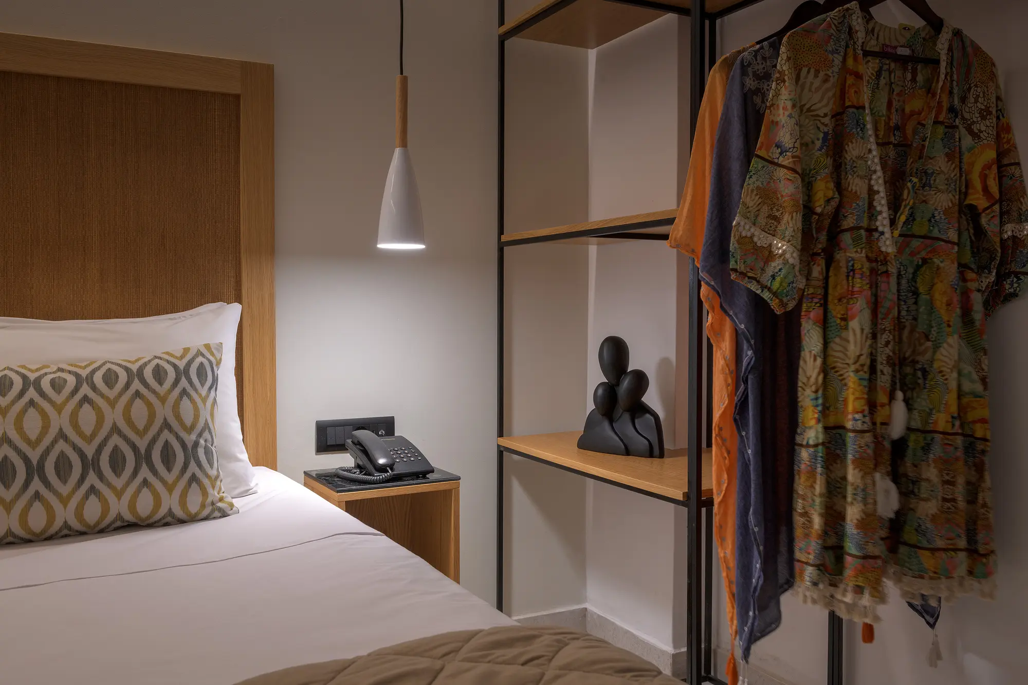 Nirvana Beach, Room