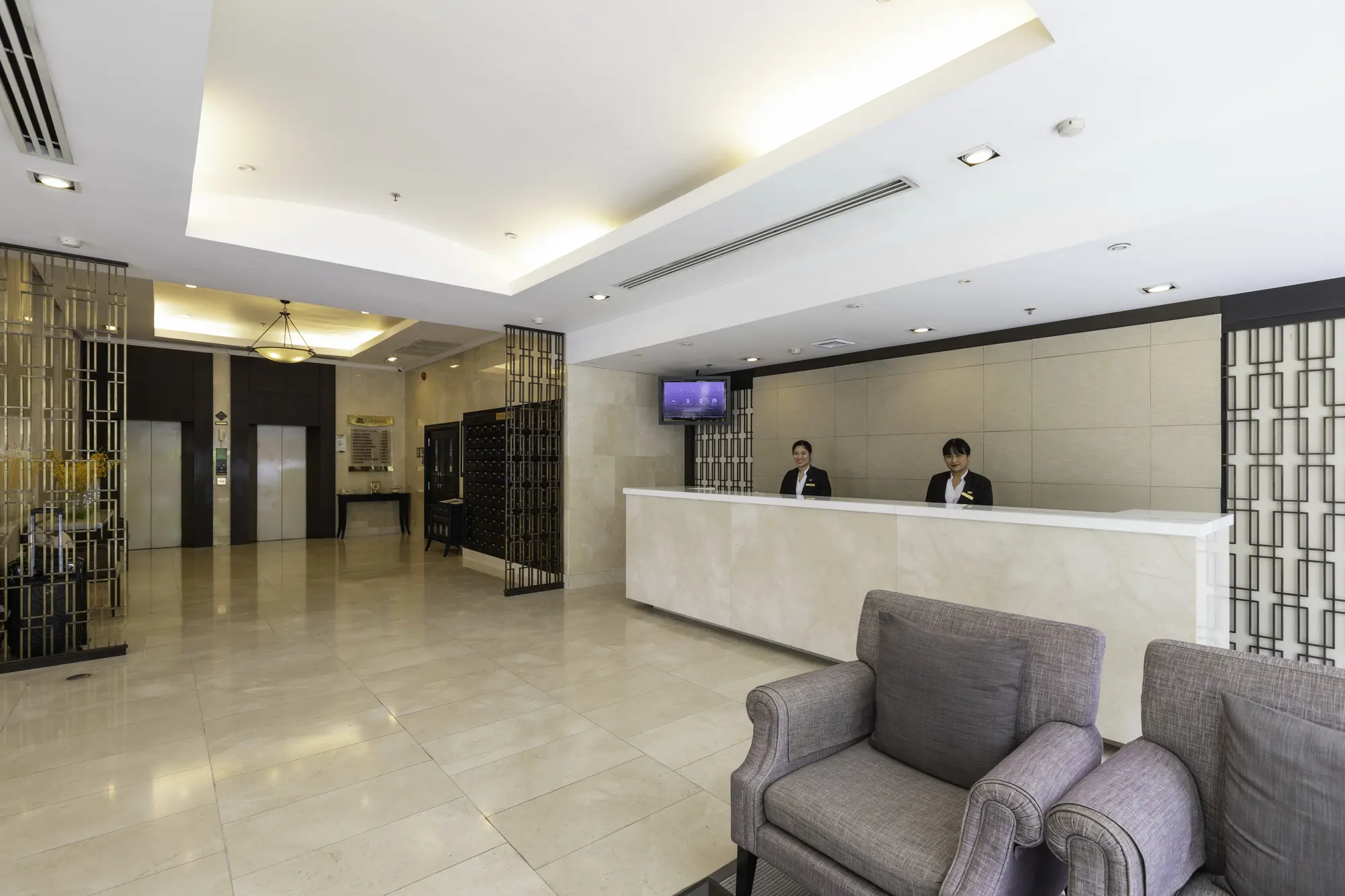 Cape House Langsuan, Lobby