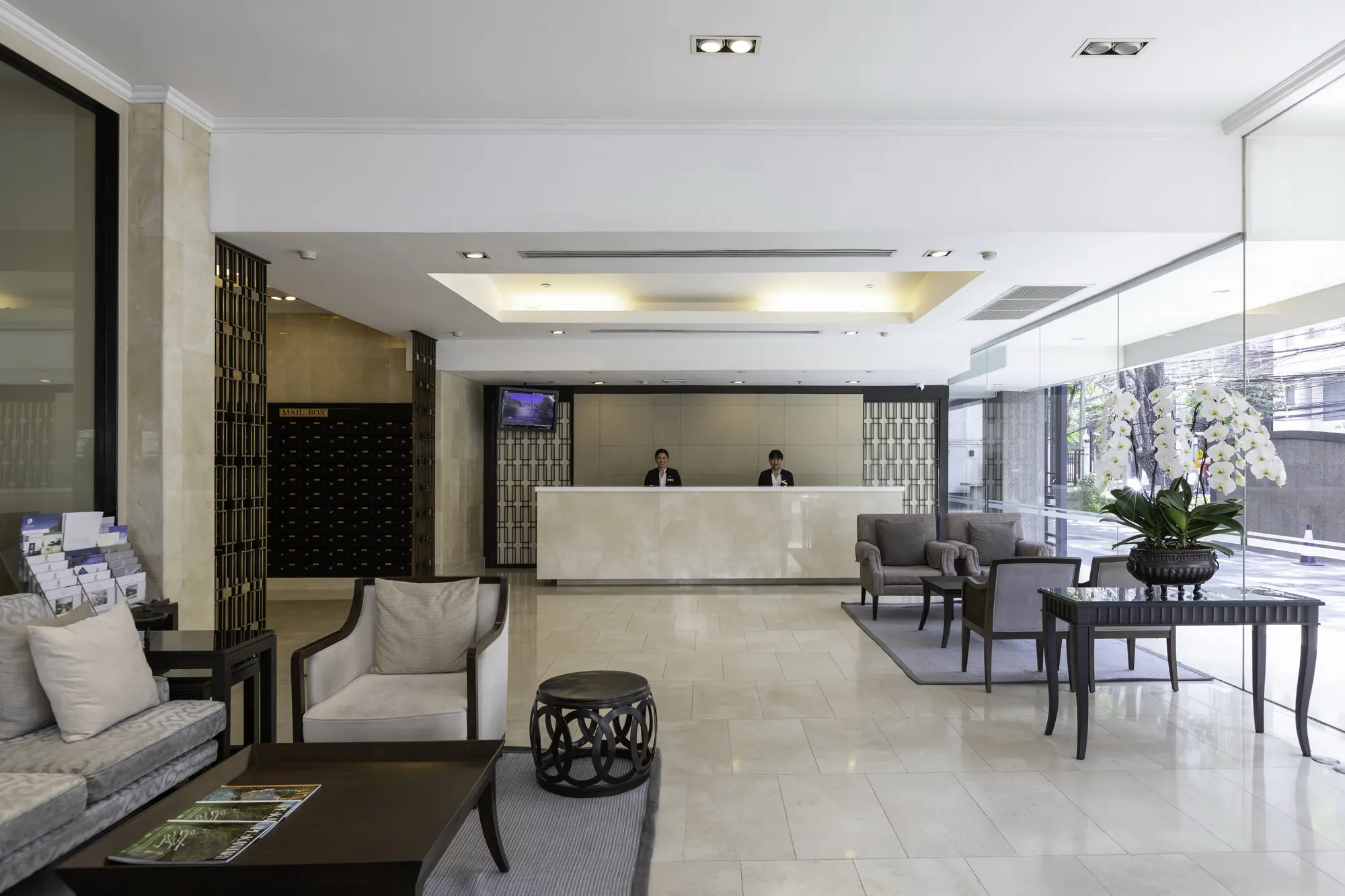 Cape House Langsuan, Lobby